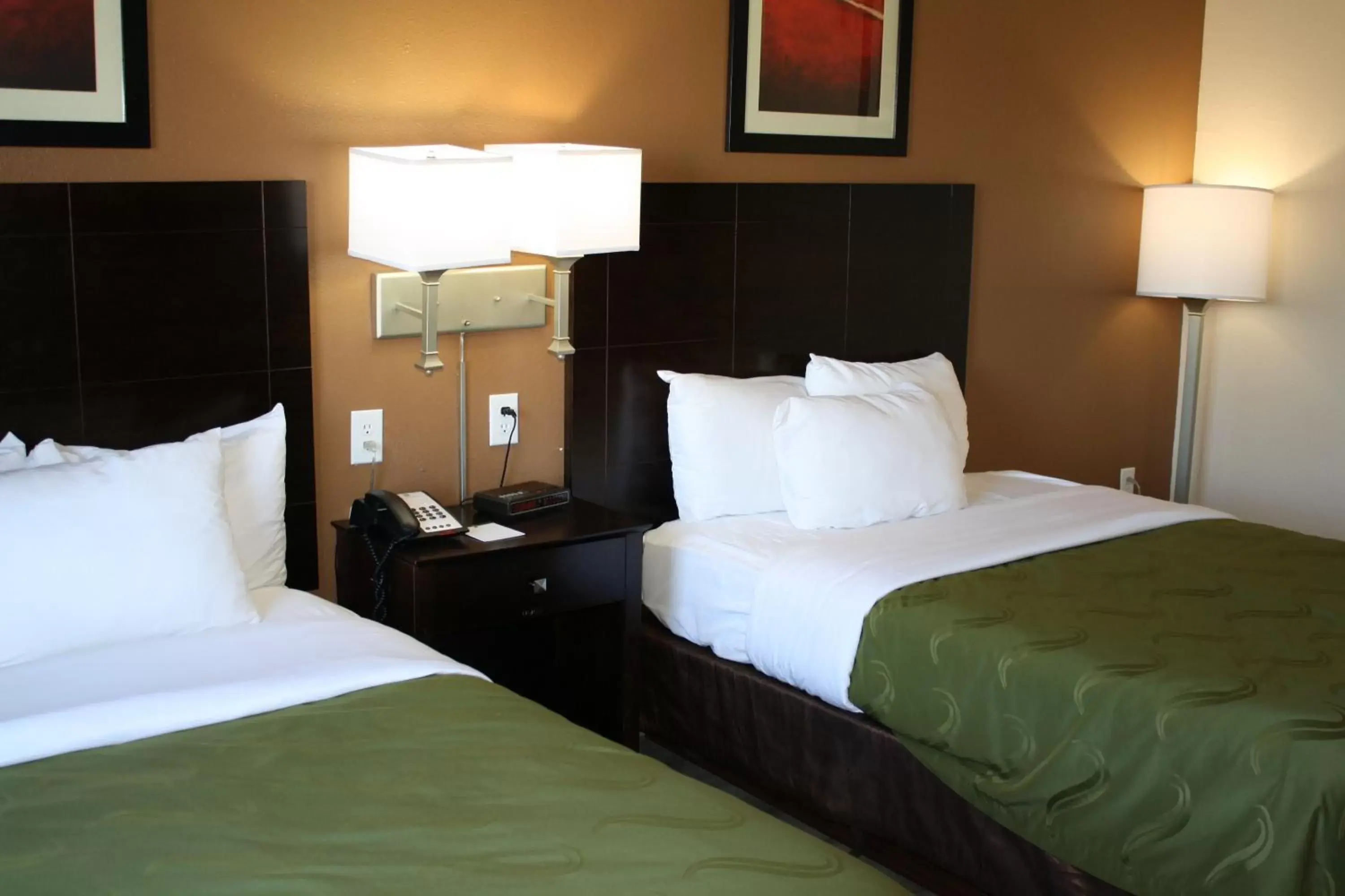 Bedroom, Bed in Quality Inn & Suites Wichita Falls I-44