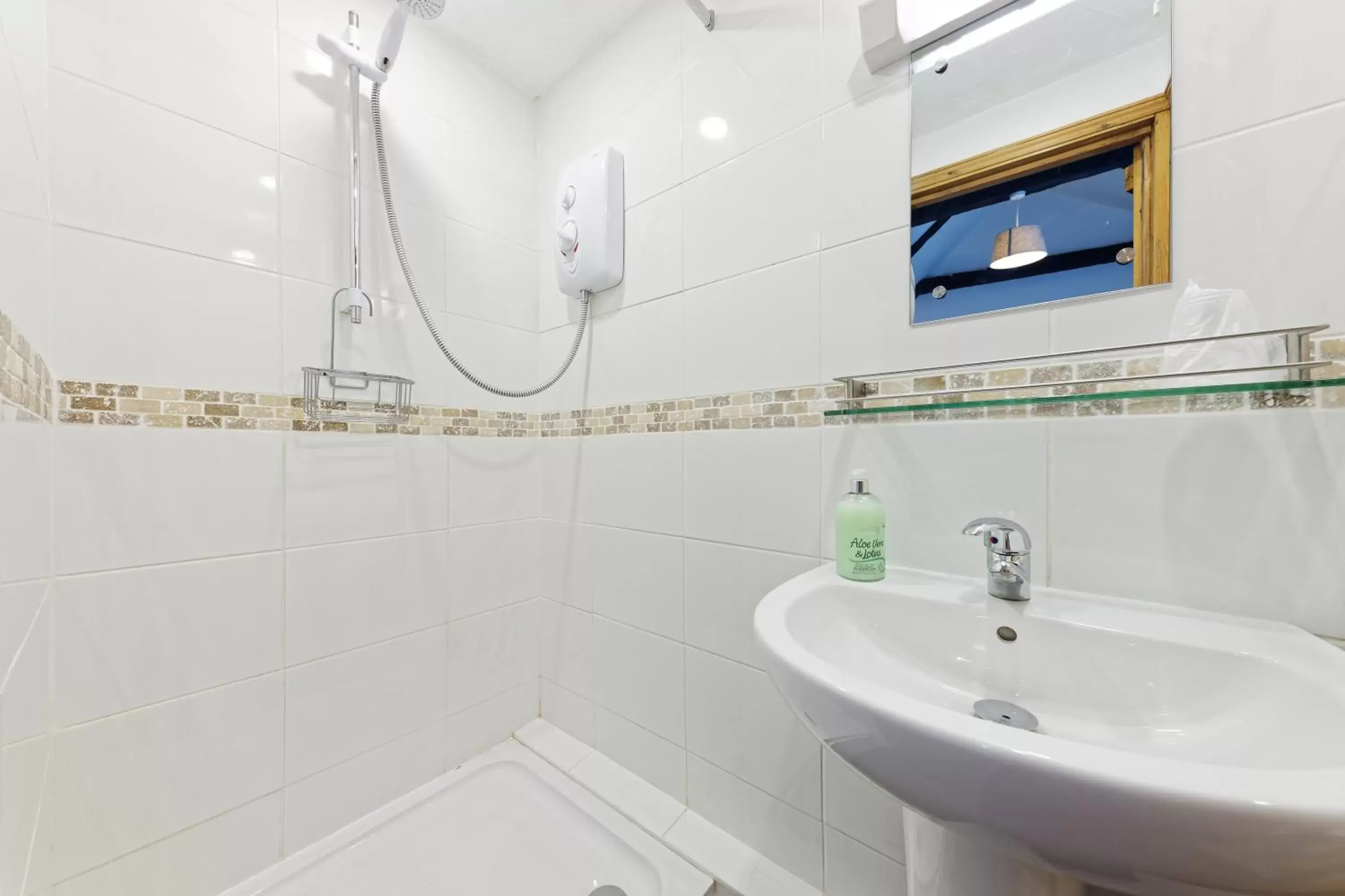 Shower, Bathroom in Beachborough Park