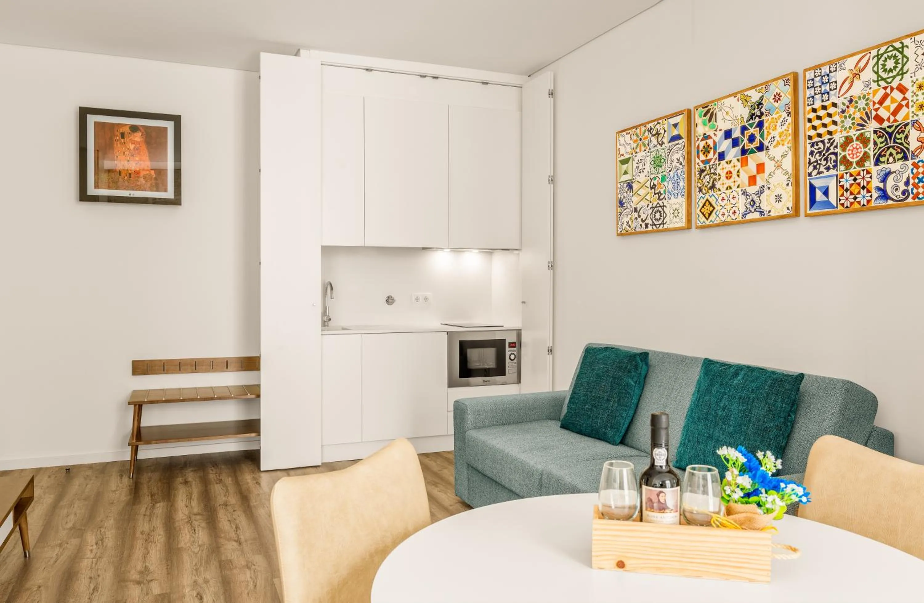 Kitchen or kitchenette in 296 Heritage Apartments