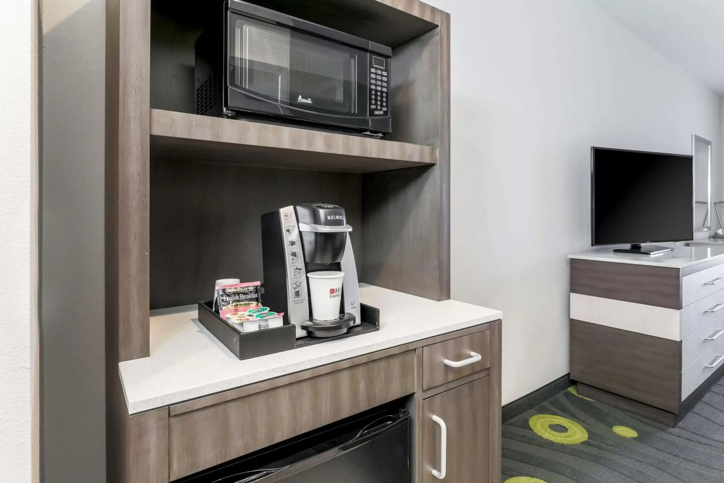 Queen Room with Two Queen Beds - Hearing Access in Hilton Garden Inn Ardmore Queen Room with Two Queen Beds - Hearing Access in Hilton Garden Inn Ardmore