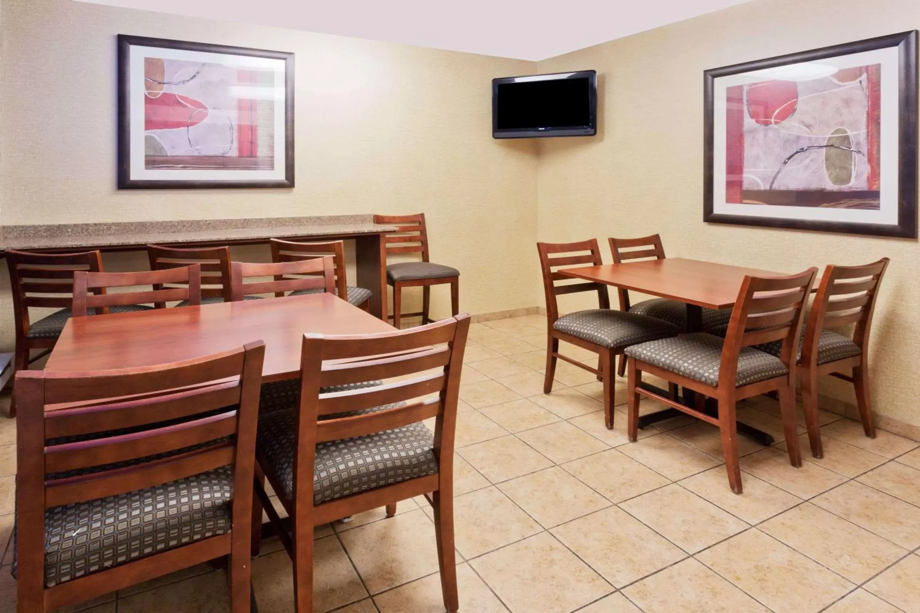 Restaurant/Places to Eat in Days Inn by Wyndham Rockford