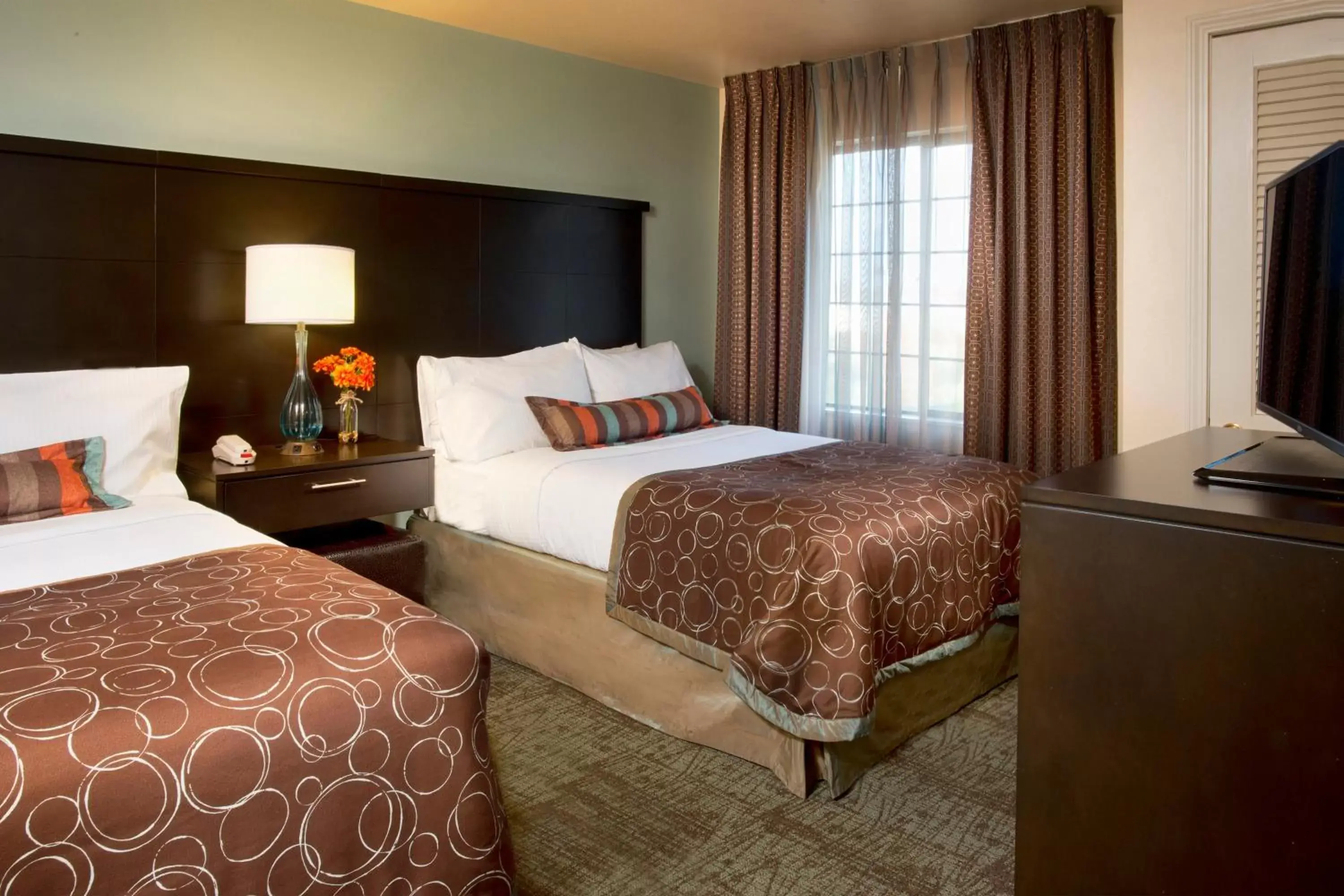 Photo of the whole room, Bed in Staybridge Suites Myrtle Beach-Fantasy Harbour, an IHG Hotel