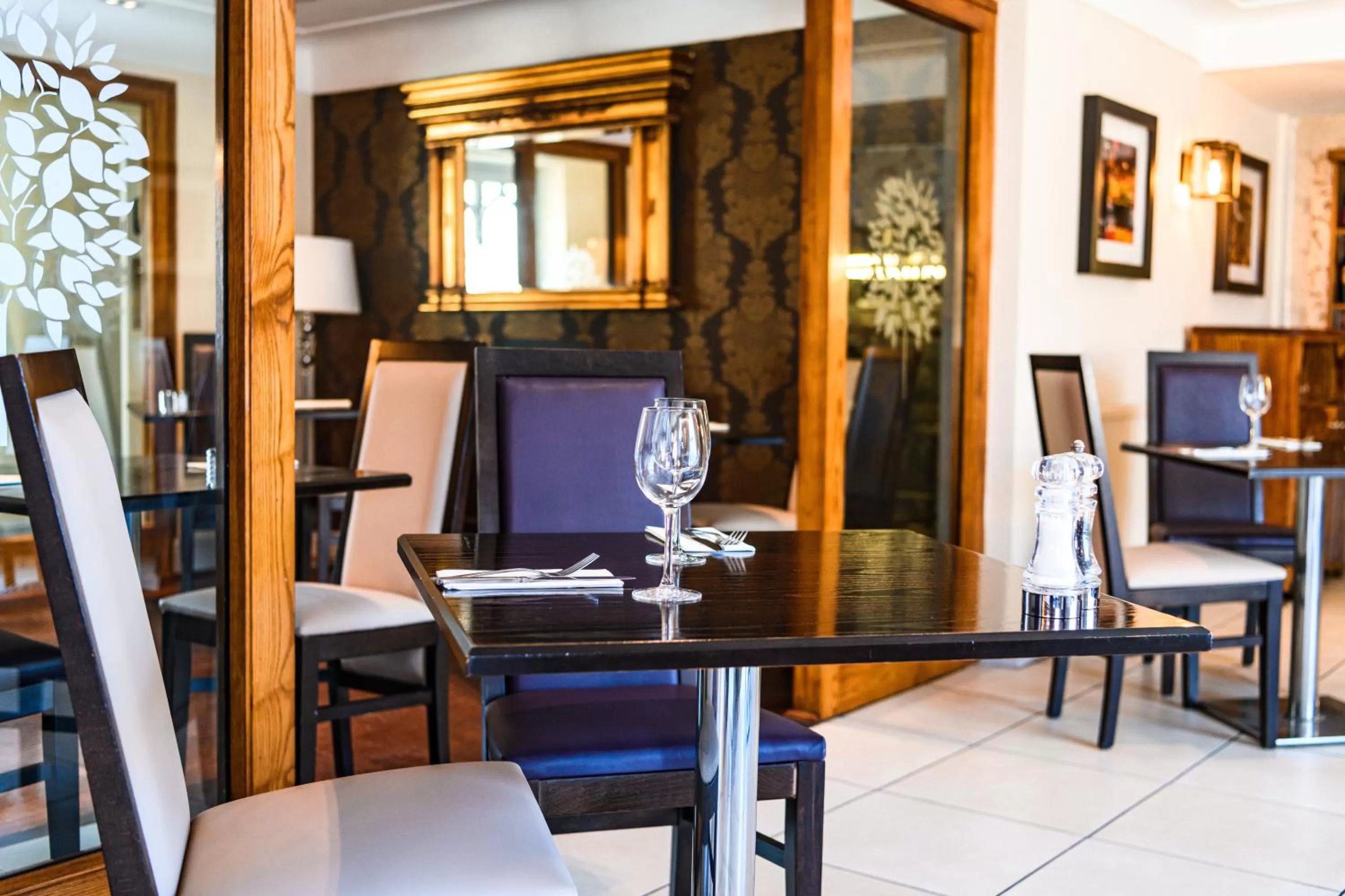 Restaurant/places to eat in The Lemon Tree