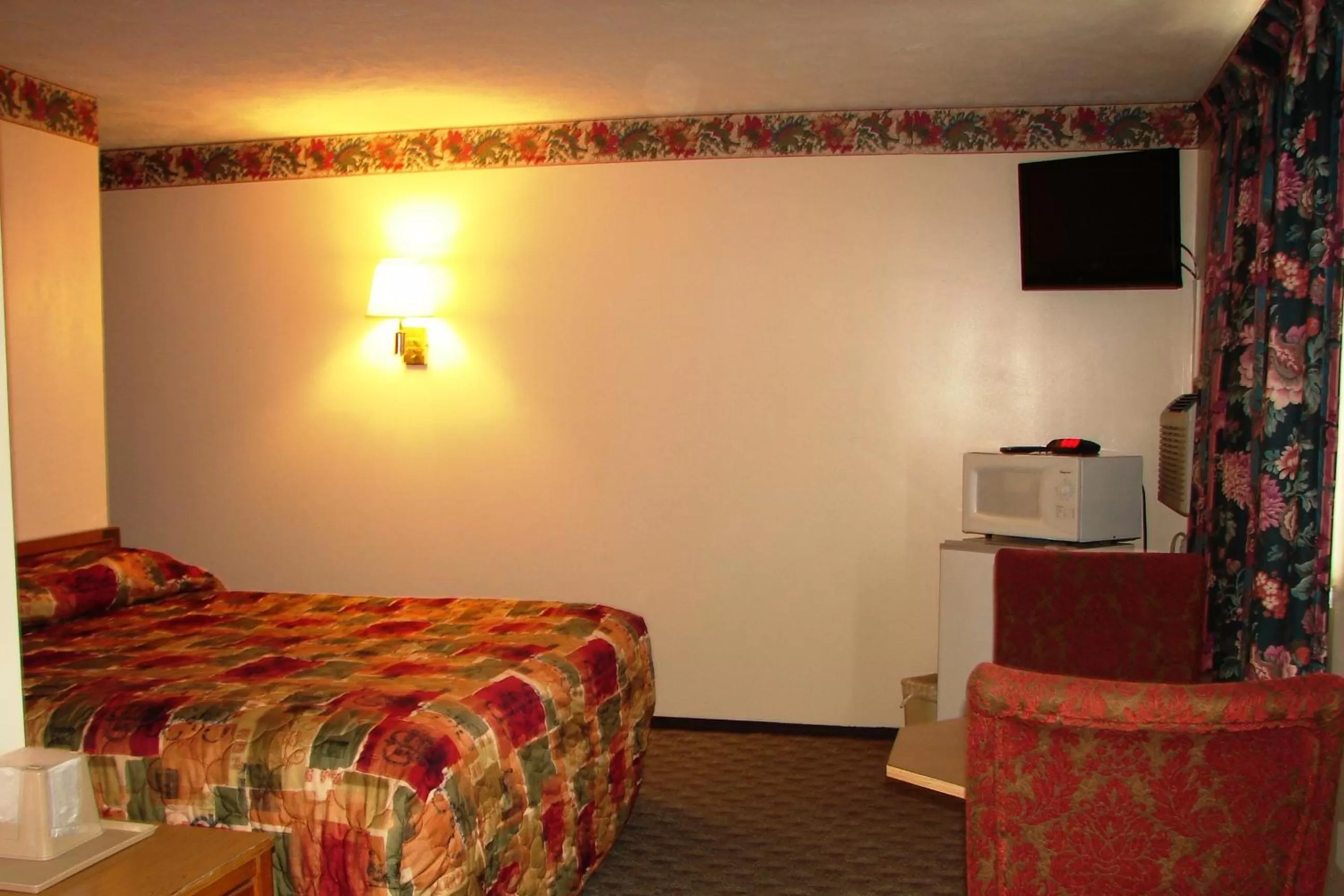 Bed in Baxter Inn 4 Less