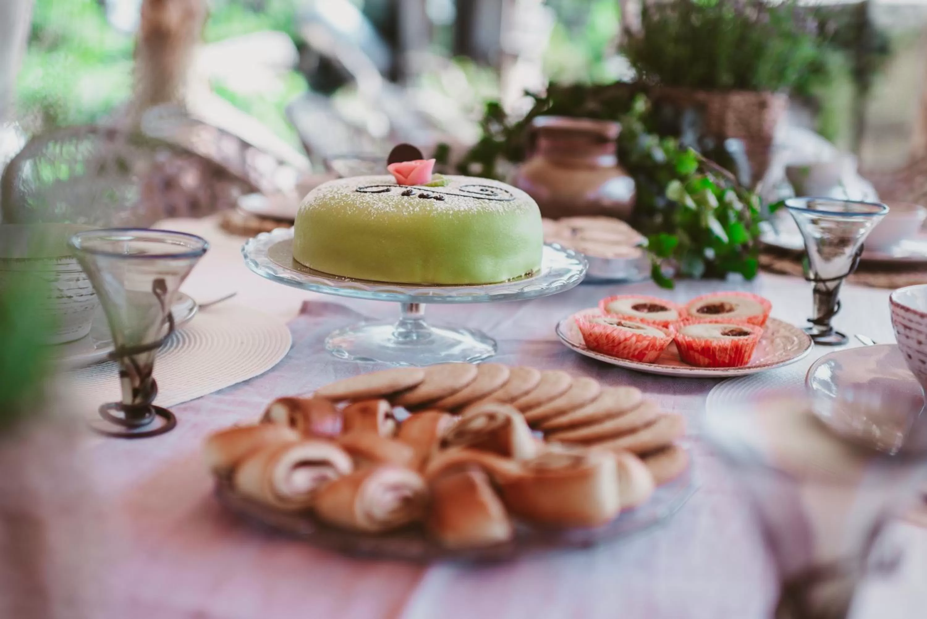 Property building, Food in Woodstock B & B Studios