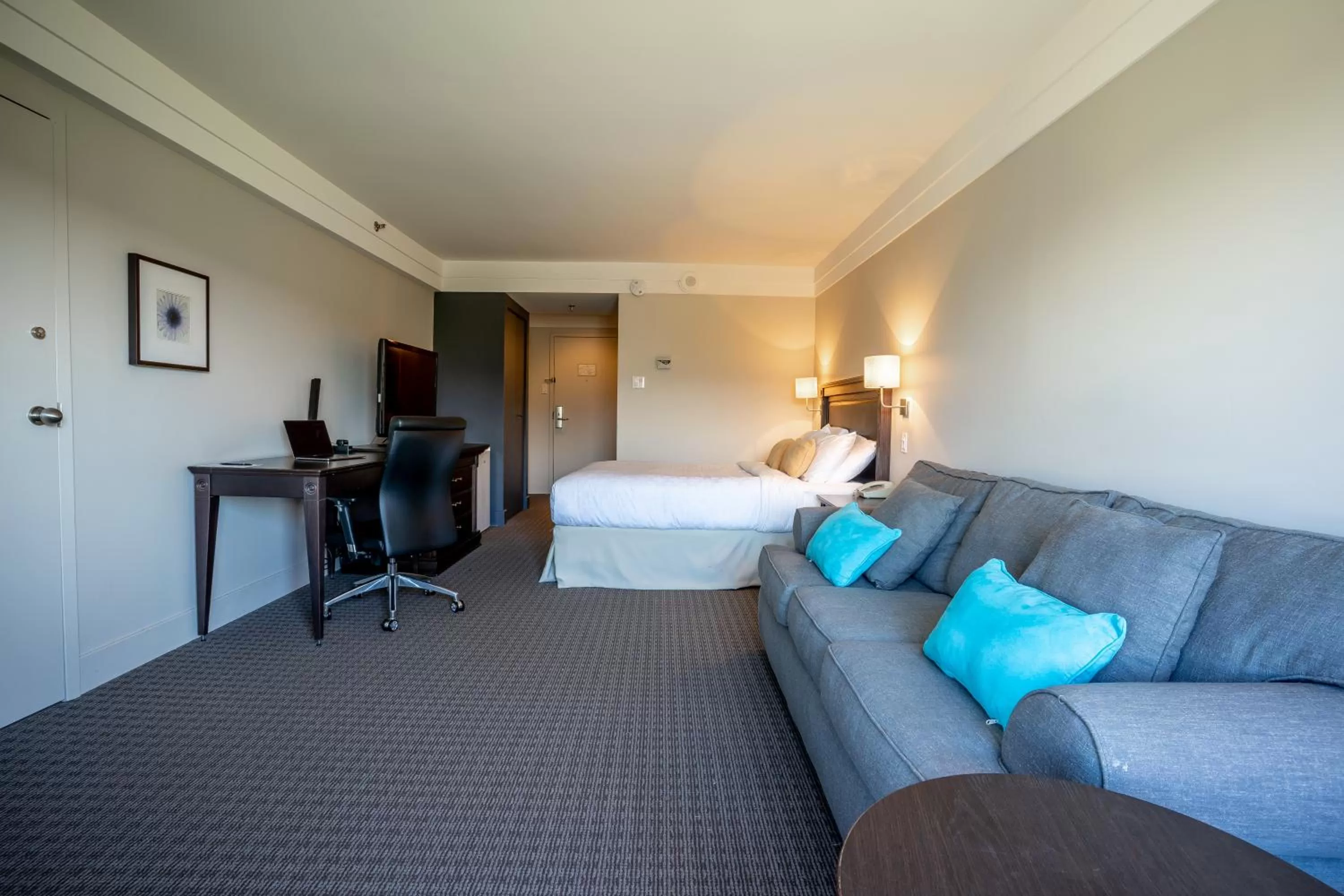 Photo of the whole room, Bed in Manoir des Sables Hôtel & Golf