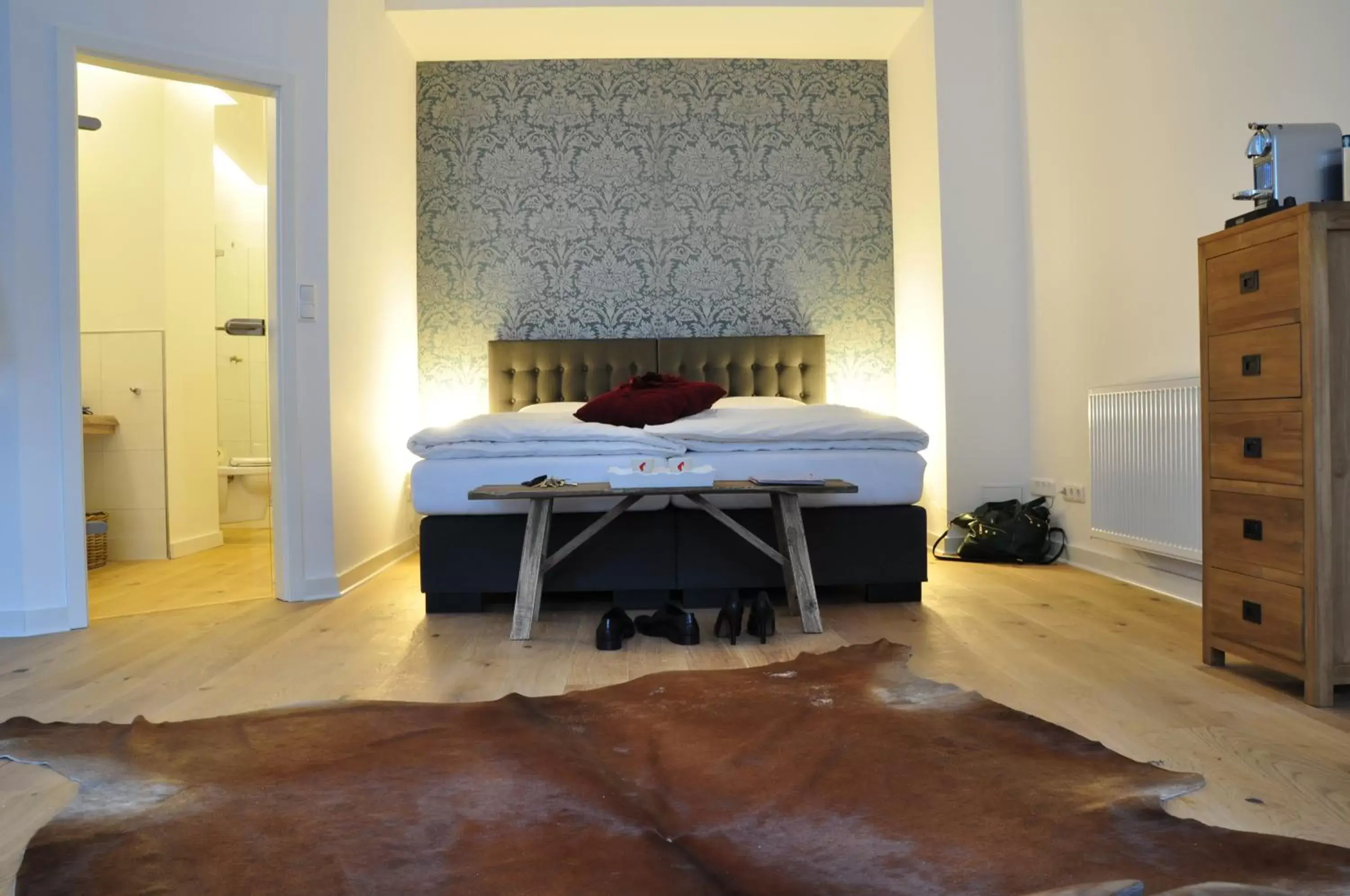 Superior Double or Twin Room - single occupancy in Six! Eat Work Sleep Superior Double or Twin Room - single occupancy in Six! Eat Work Sleep