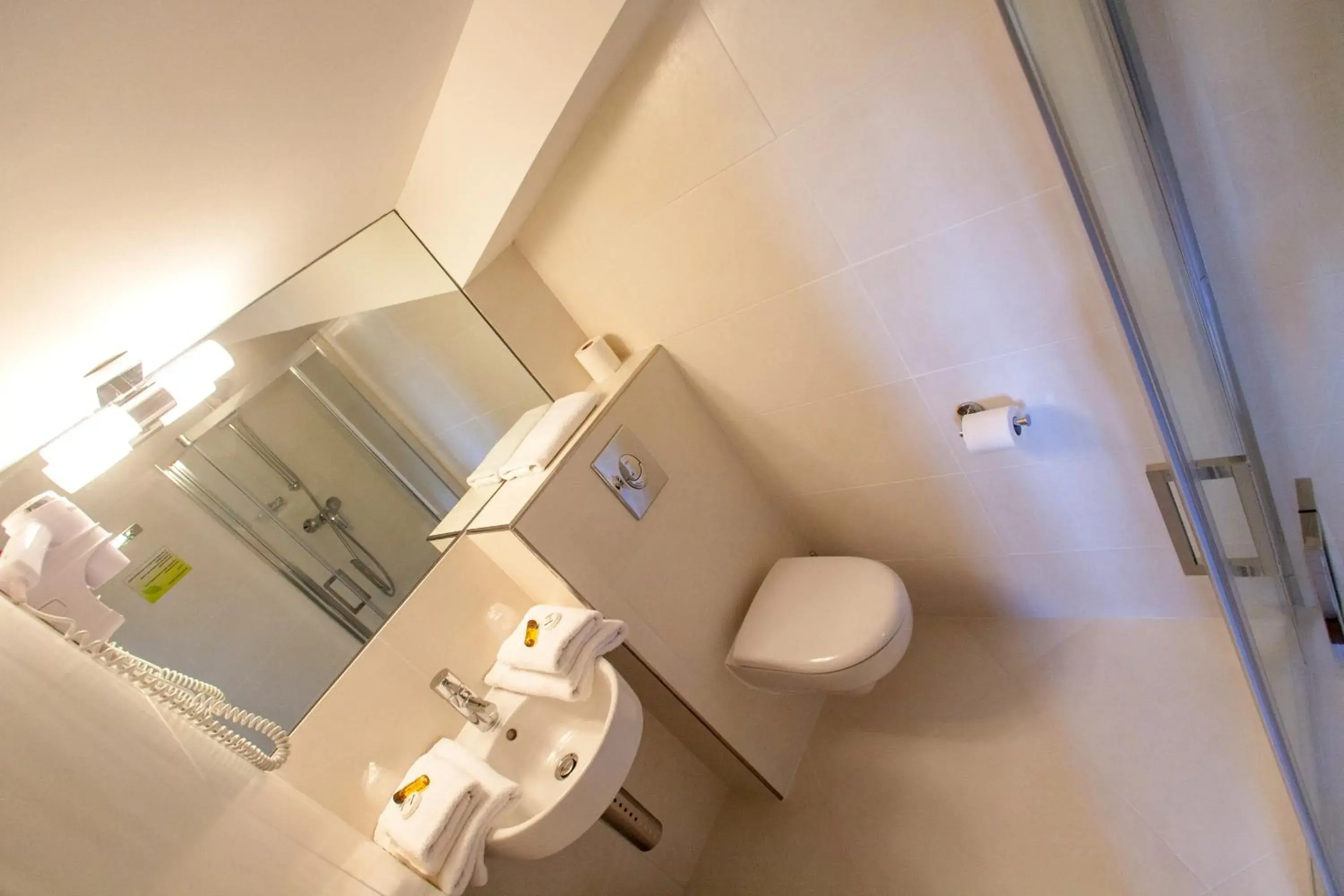 Bathroom in Hotel Cesario
