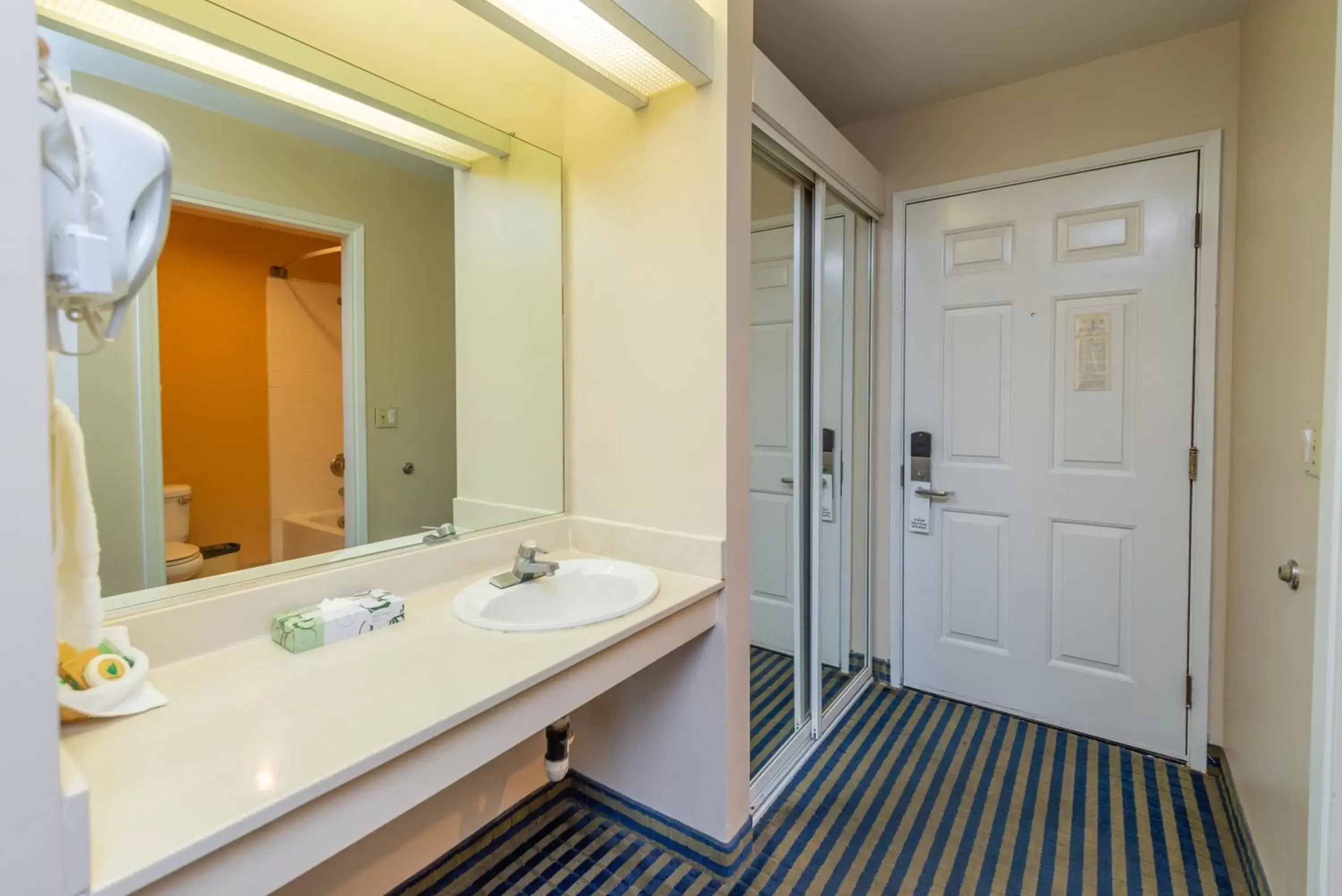 Bathroom in Ocean Pacific Lodge