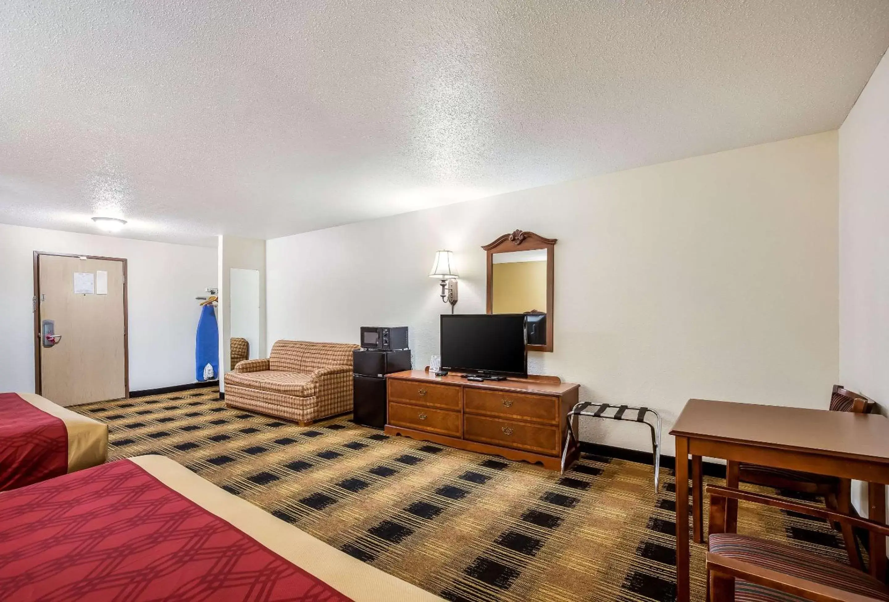 Photo of the whole room, TV/Entertainment Center in Econo Lodge Inn & Suites Fairview Heights near I-64 St Louis