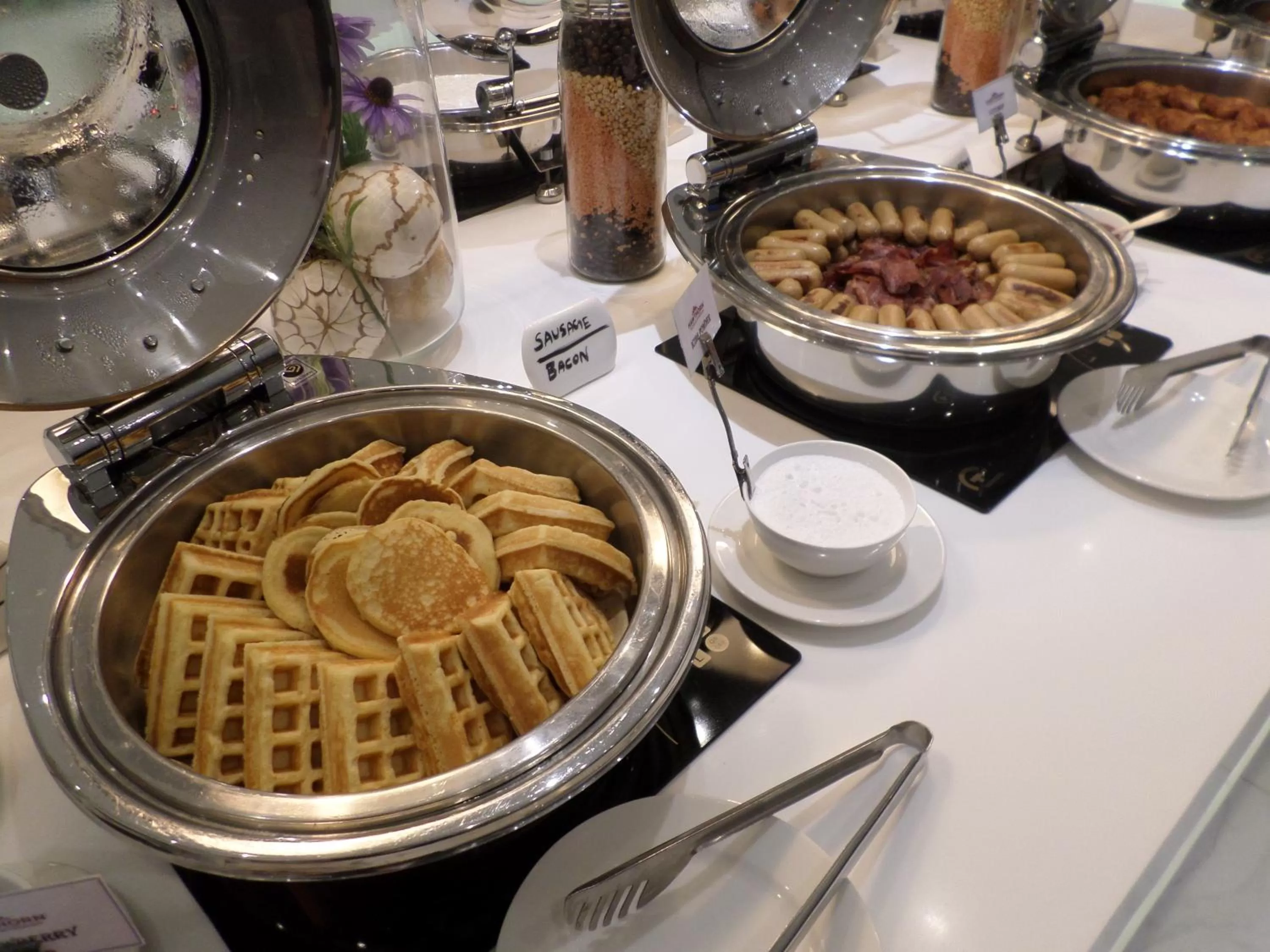 Restaurant/places to eat in Hawthorn Suites by Wyndham Abu Dhabi City Center