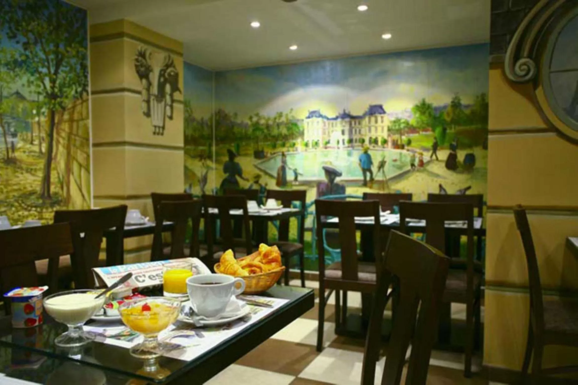 Restaurant/places to eat in Convention Montparnasse