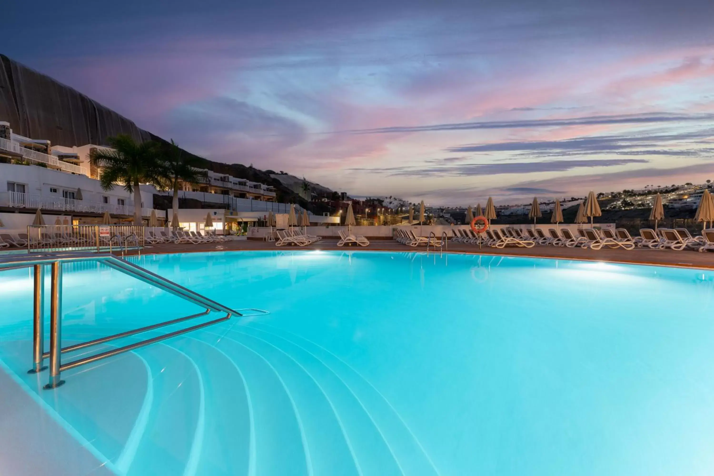 Swimming Pool in Hotel Altamadores