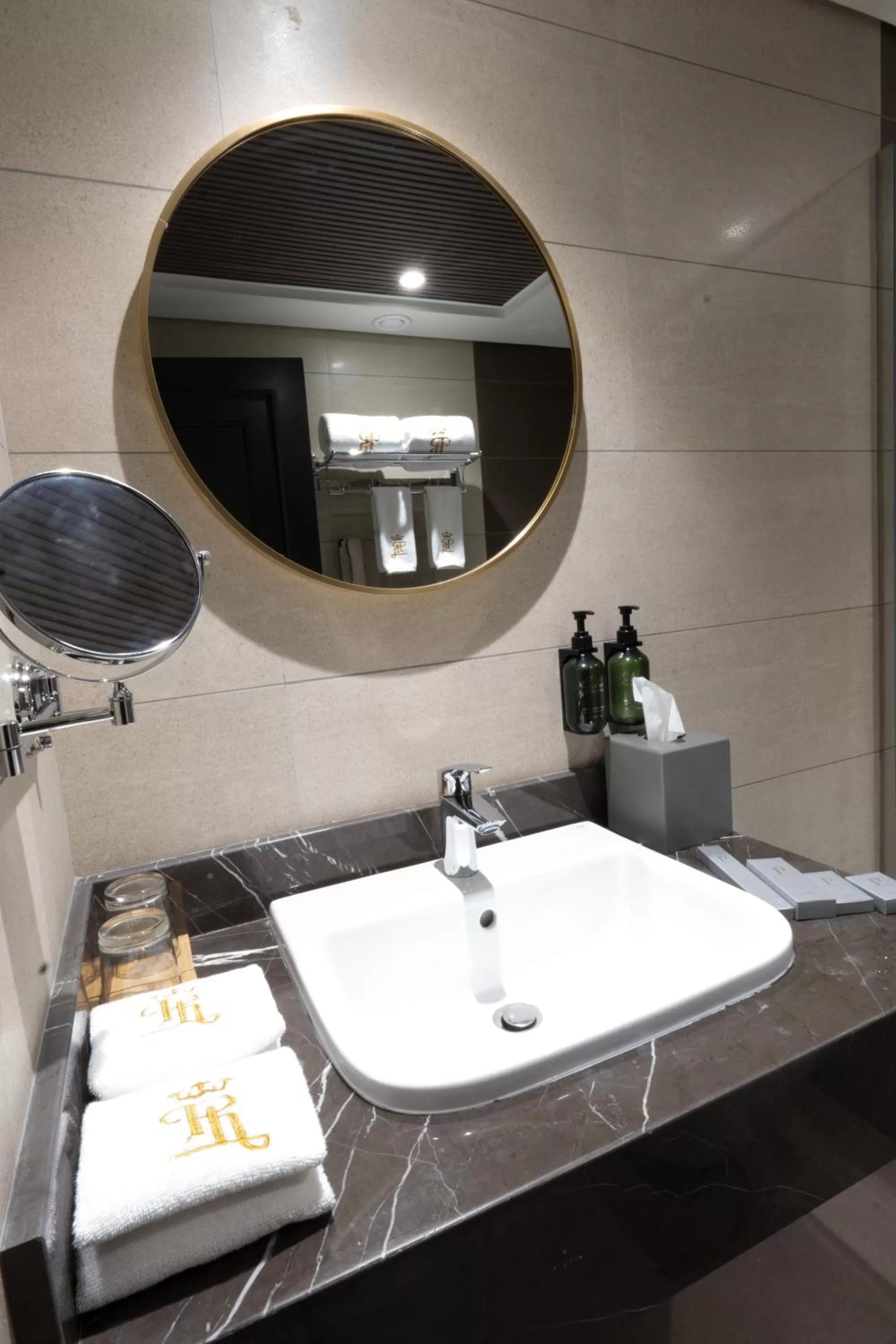 Bathroom in President Hotel