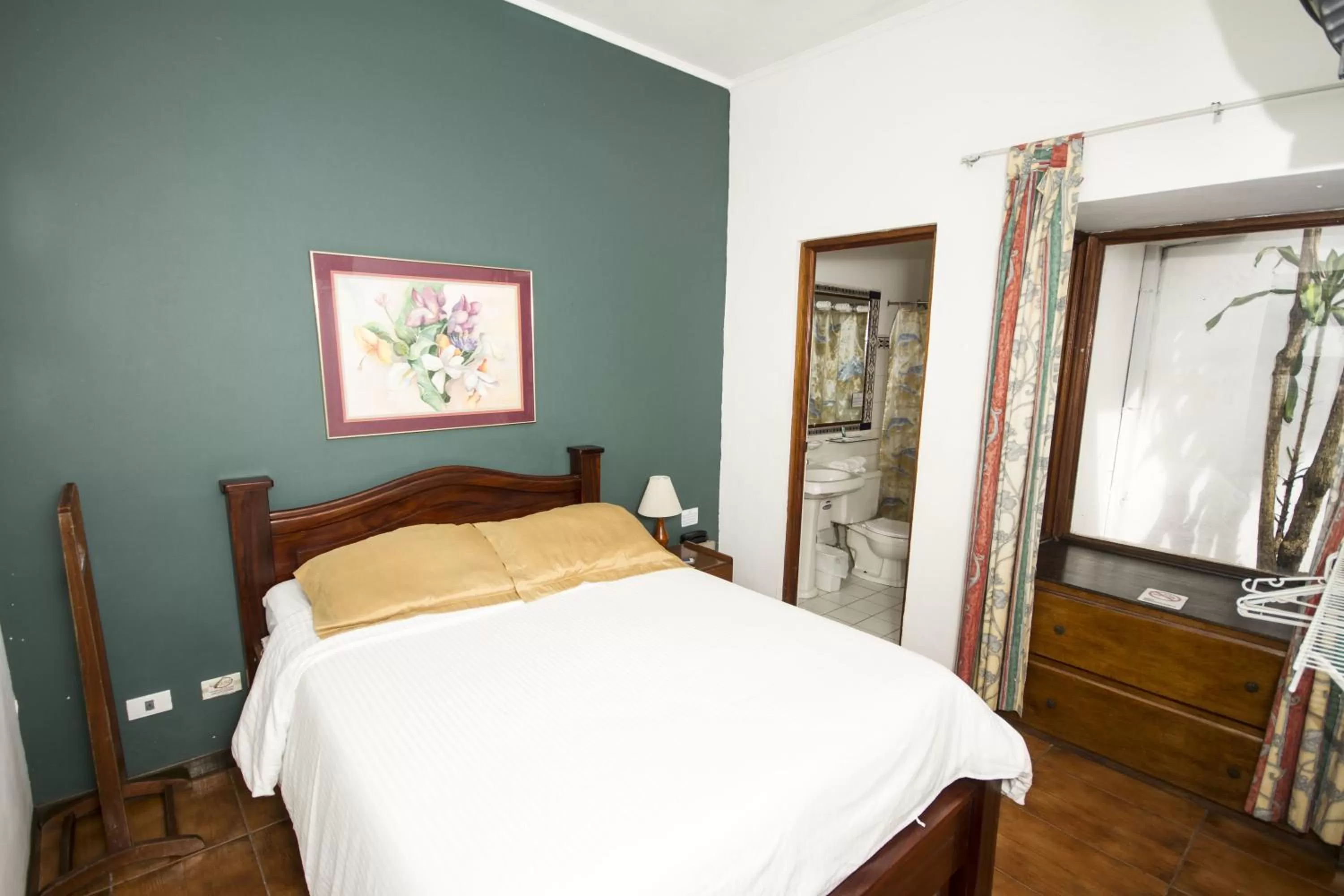 Photo of the whole room, Bed in Hotel 1492