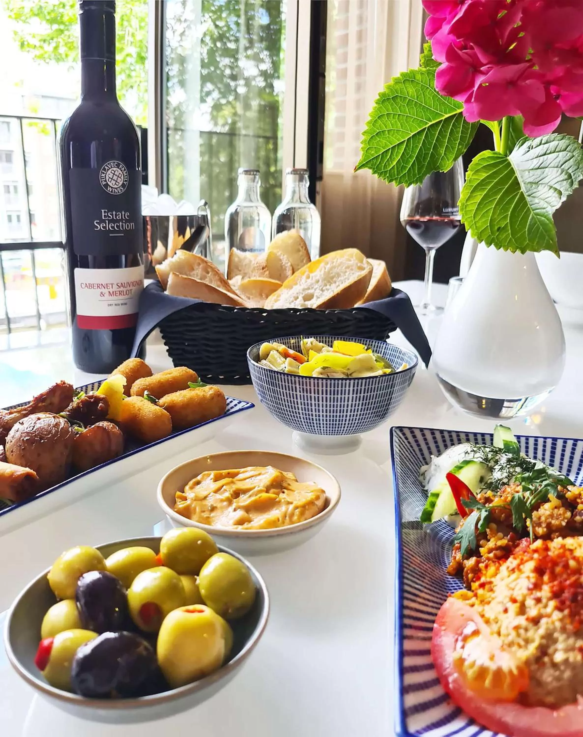 Restaurant/places to eat in Luxury Suites Amsterdam