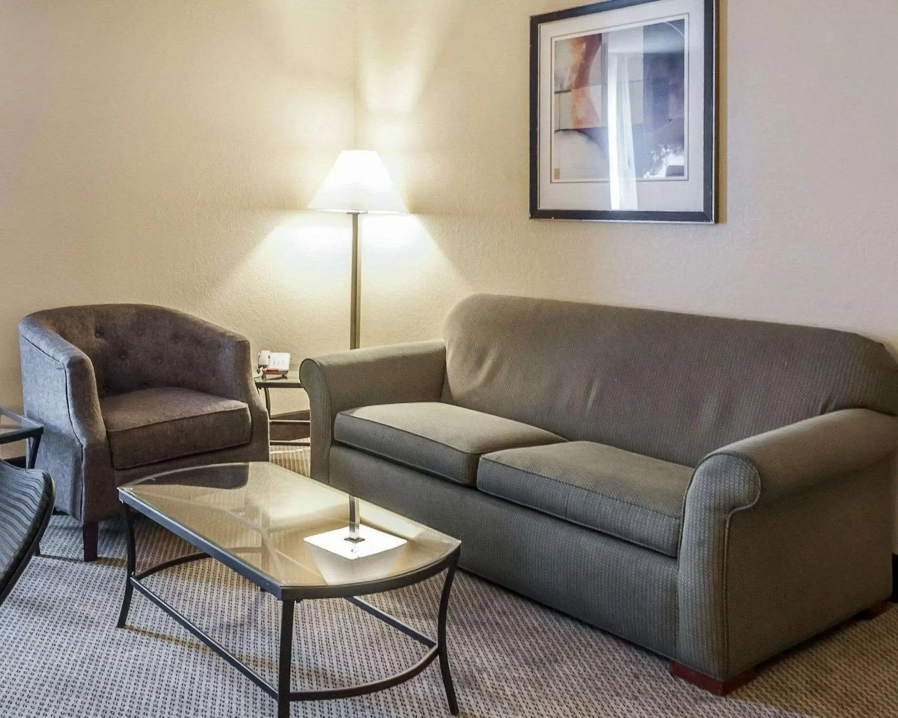 Photo of the whole room, Seating Area in Quality Inn & Suites Albuquerque West