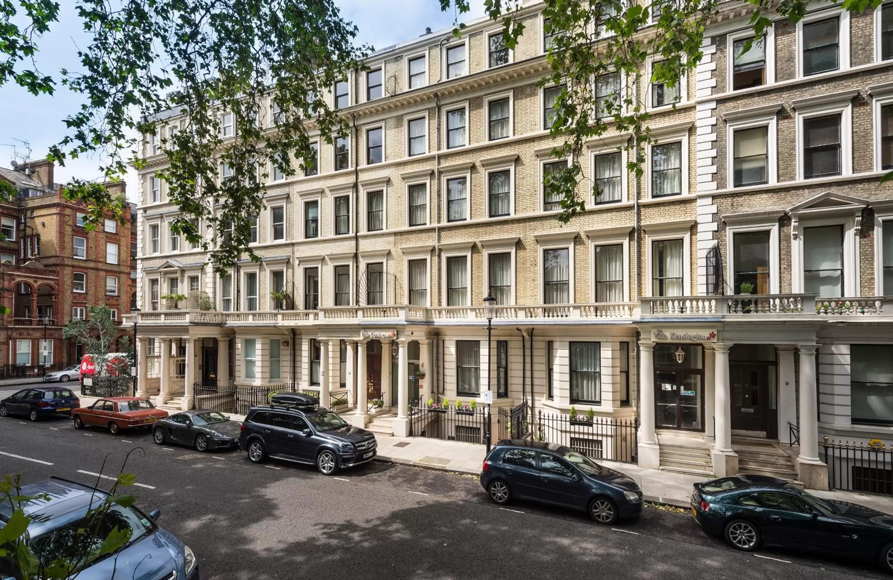 Day in The Villa Kensington