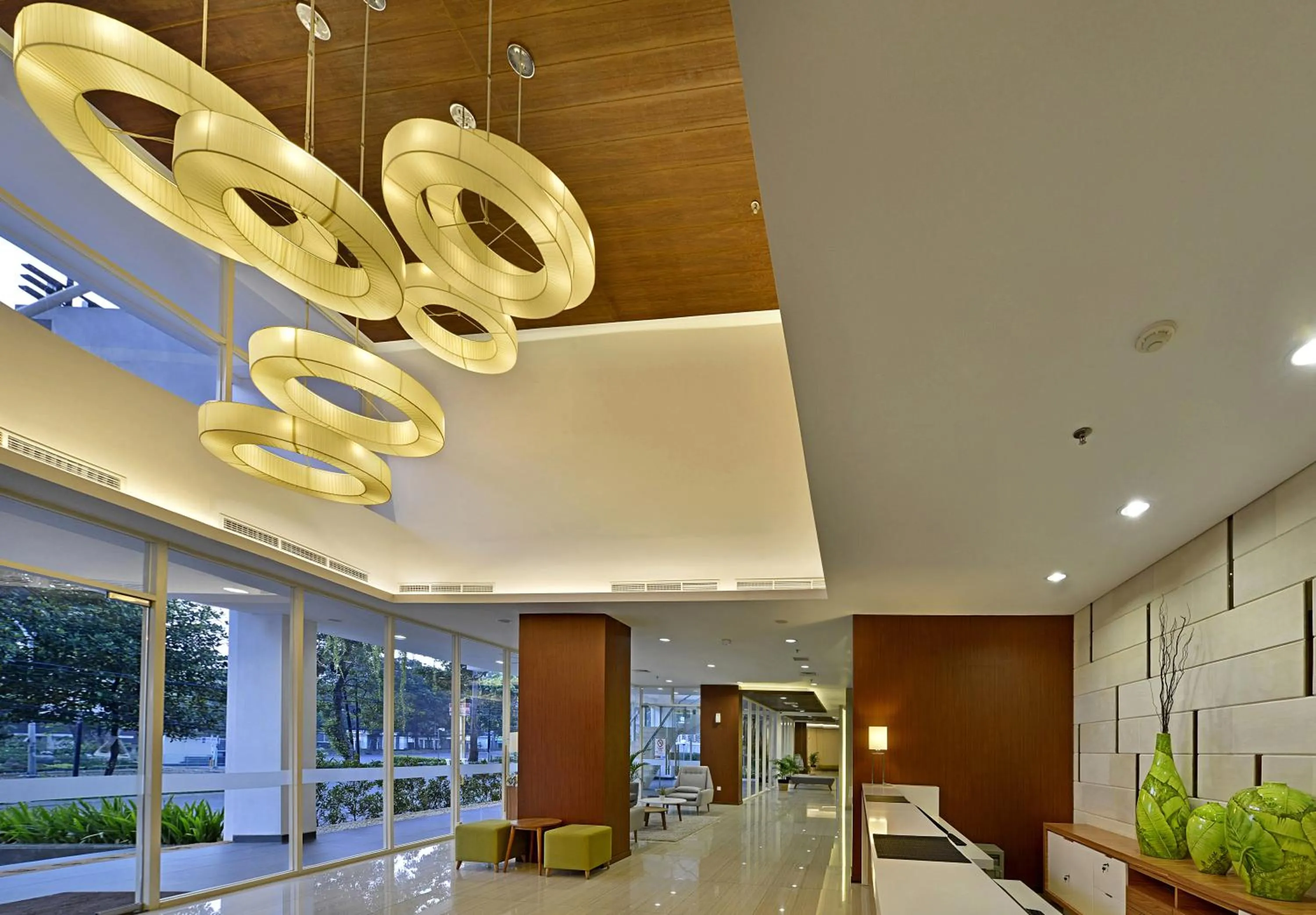 Lobby or reception in Whiz Prime Hotel Pajajaran Bogor