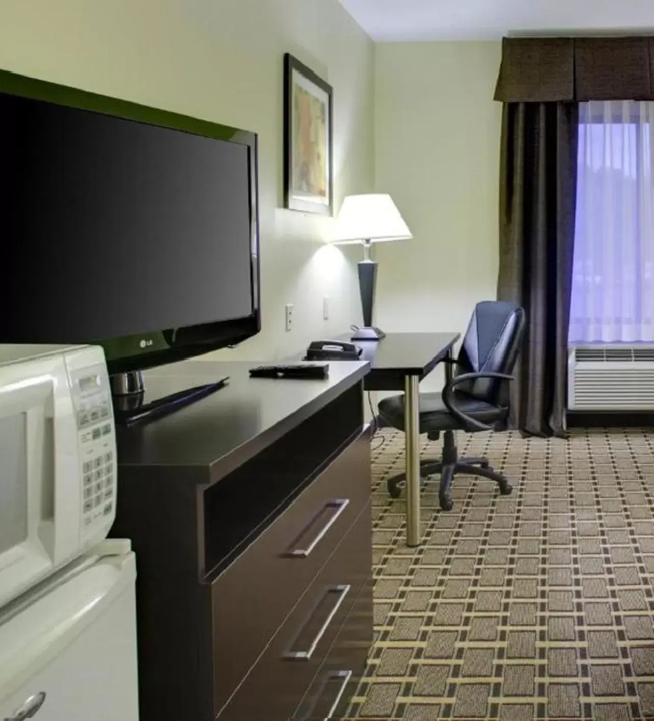 Queen Room with Two Queen Beds - Non-Smoking in Holiday Inn Express & Suites Cross Lanes, an IHG Hotel Queen Room with Two Queen Beds - Non-Smoking in Holiday Inn Express & Suites Cross Lanes, an IHG Hotel