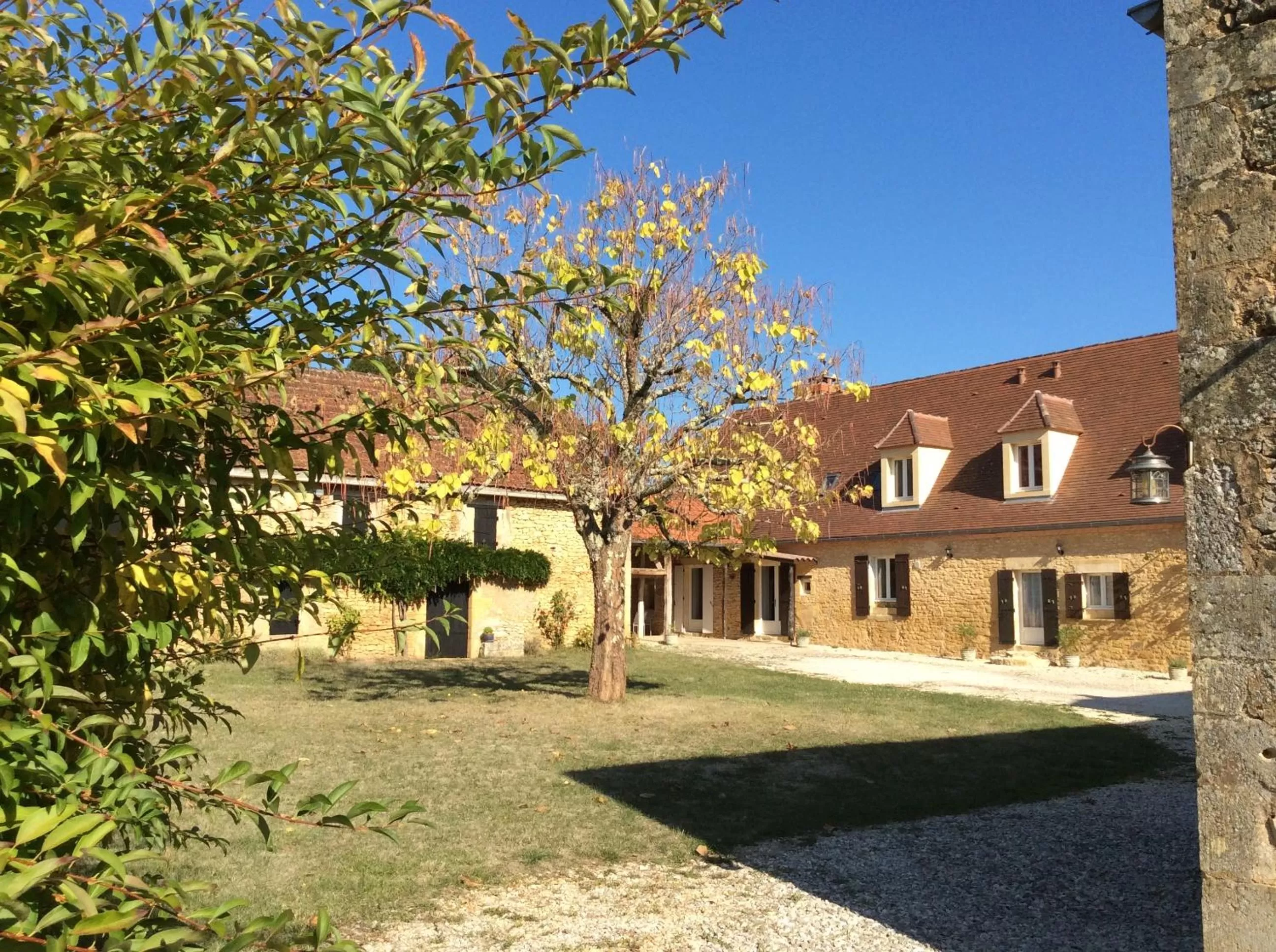 Facade/entrance in La Manilau