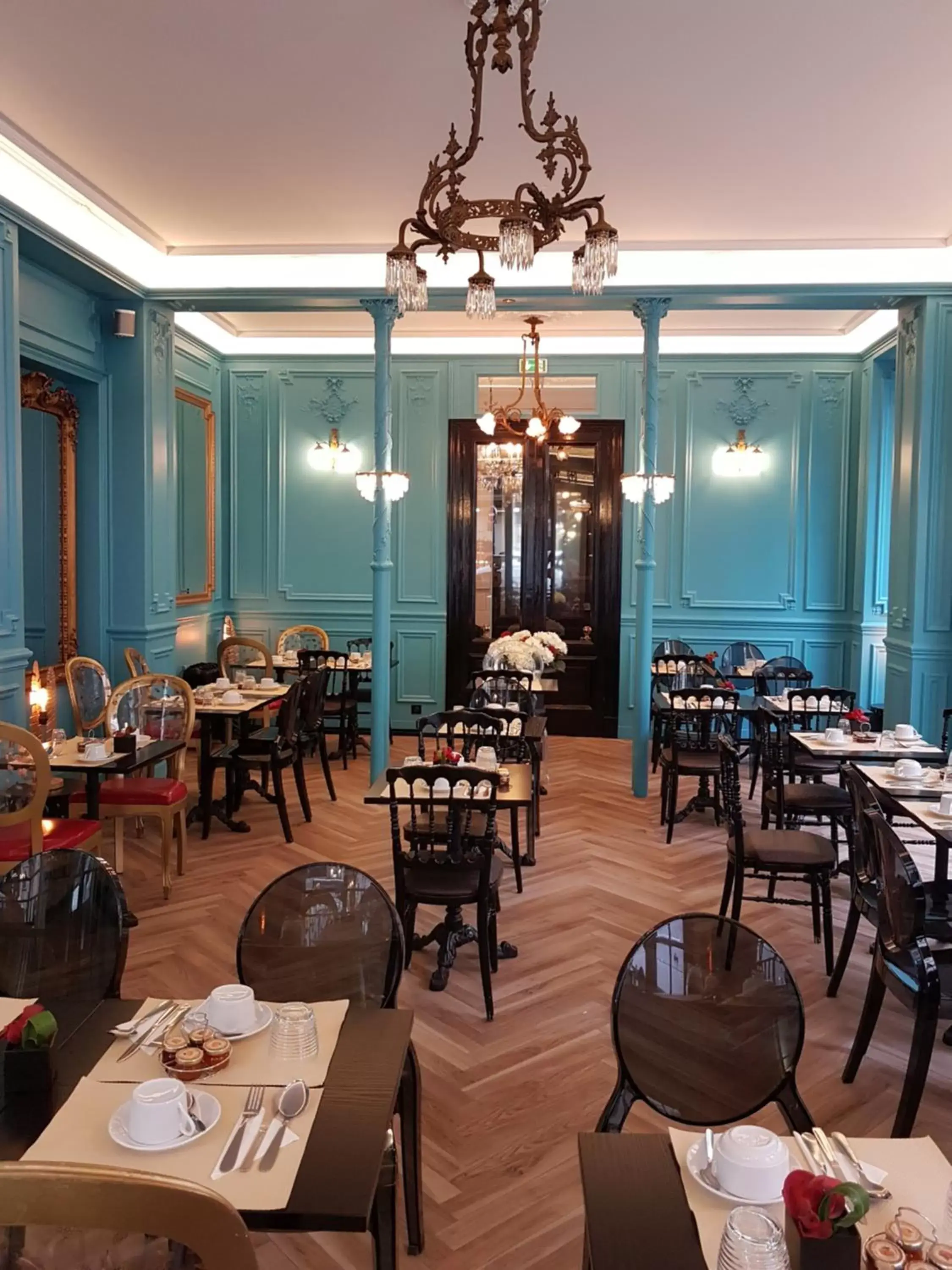 Breakfast, Restaurant/Places to Eat in Hotel Peyris Opera