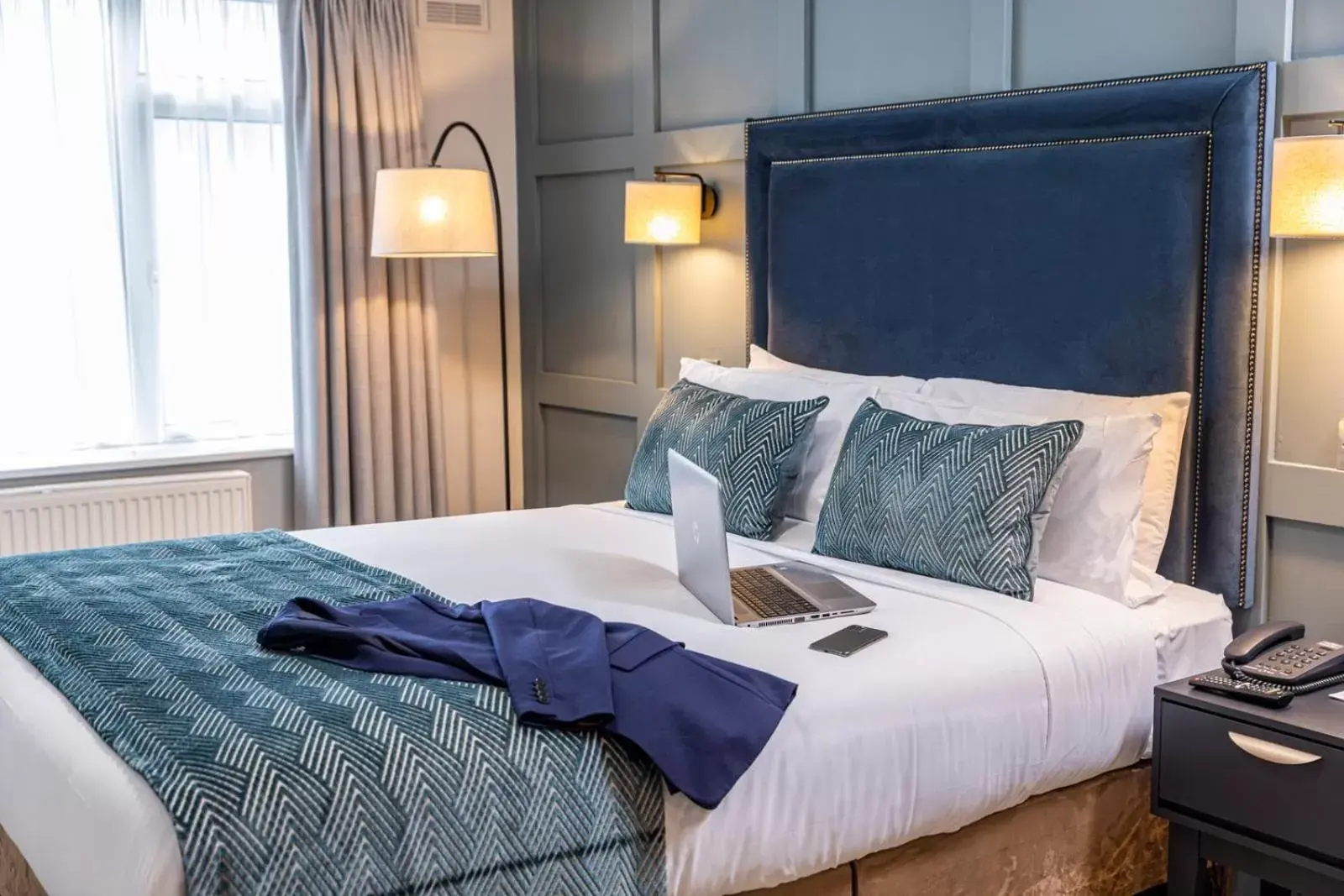 Bed in Sandymount Hotel