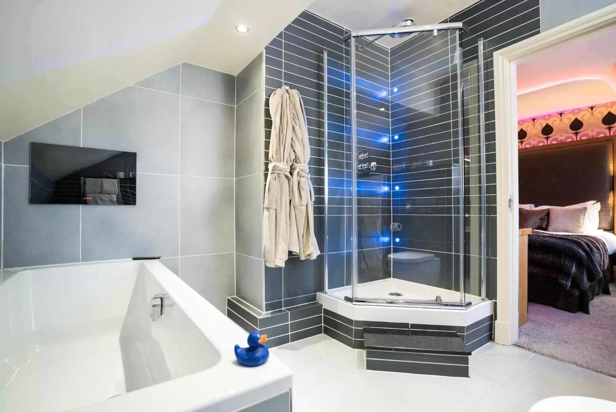 Shower, Bathroom in The Cranleigh Boutique