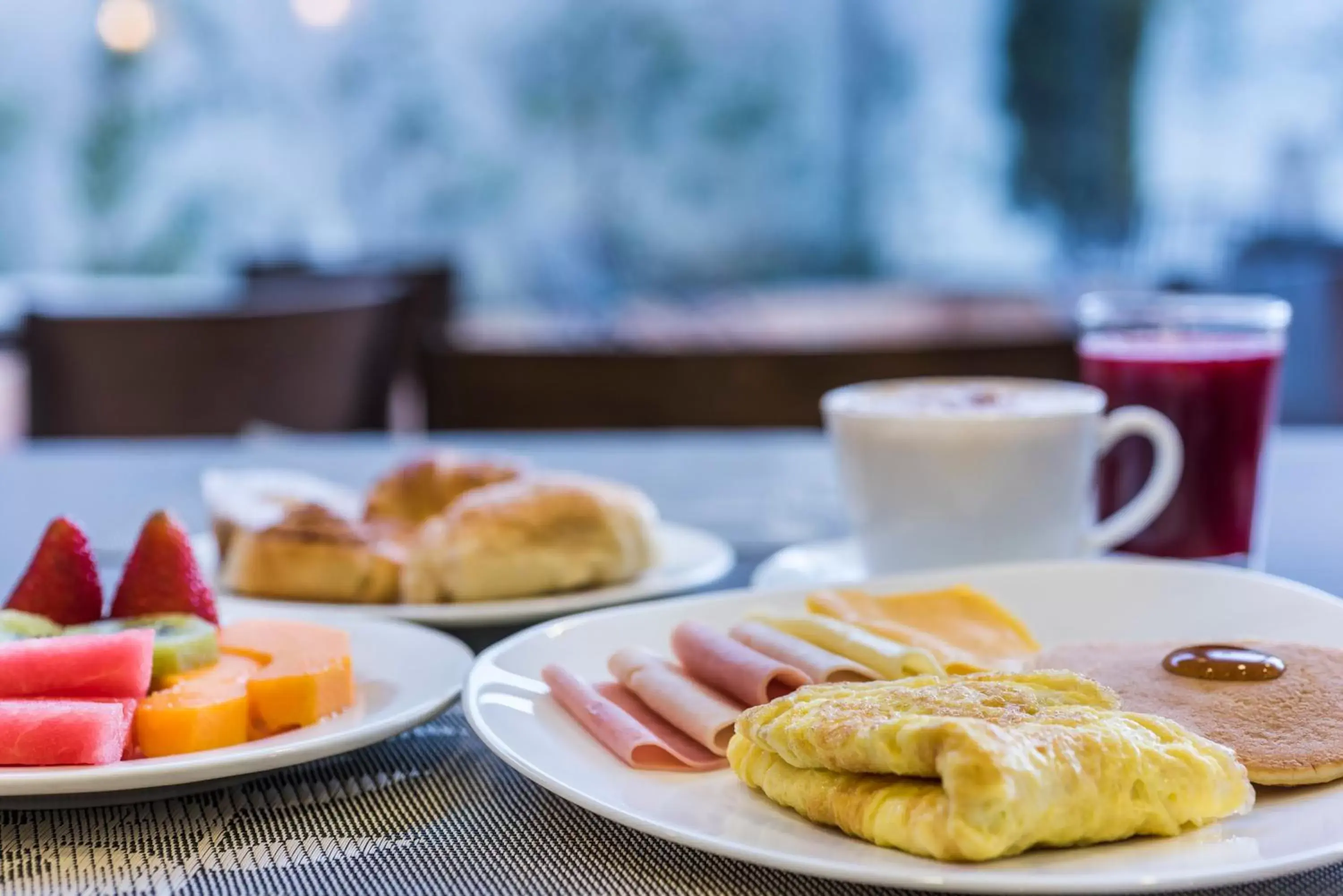 Breakfast in Holiday Inn Express Quito, an IHG Hotel