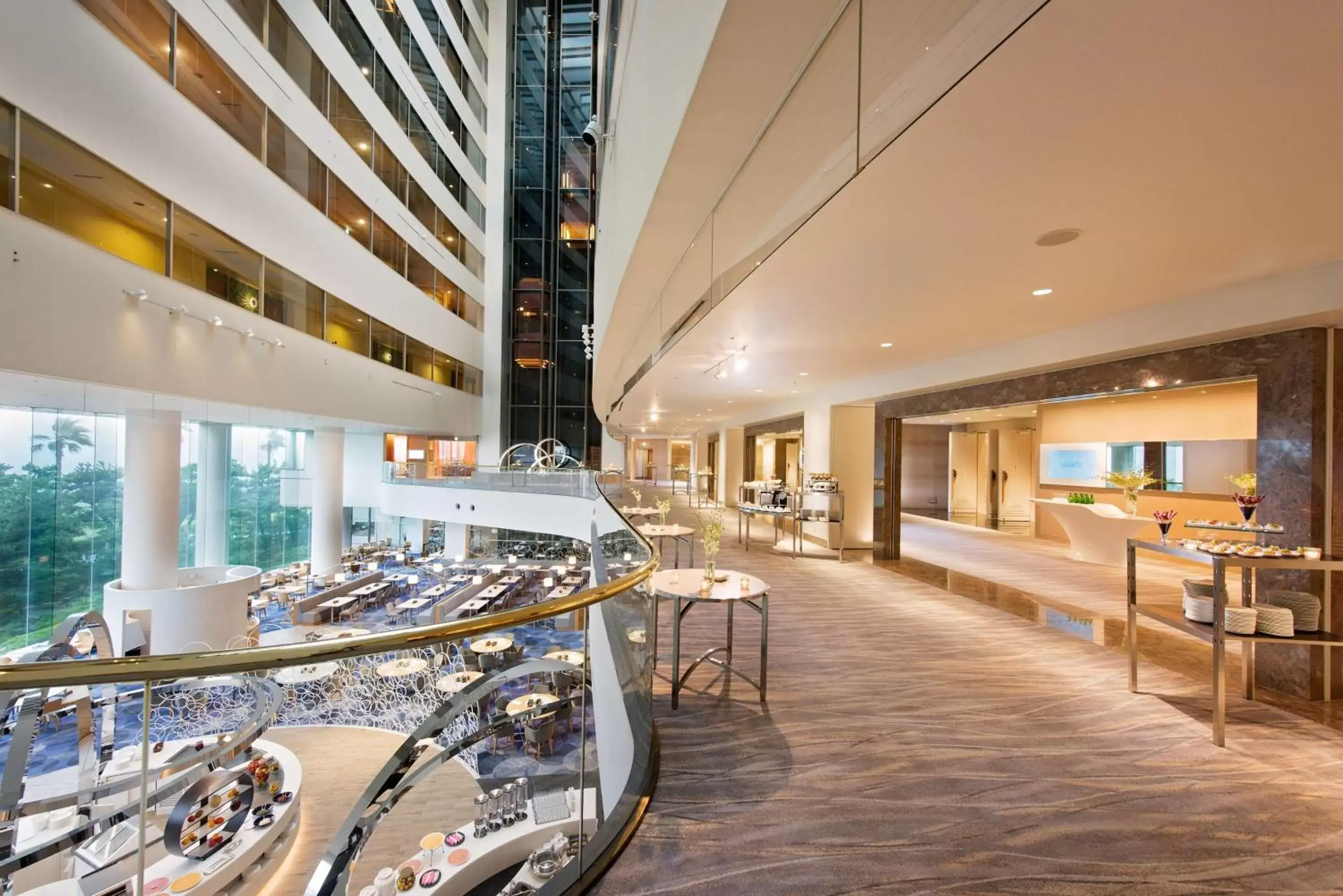 Meeting/conference room, Restaurant/Places to Eat in Hilton Tokyo Bay