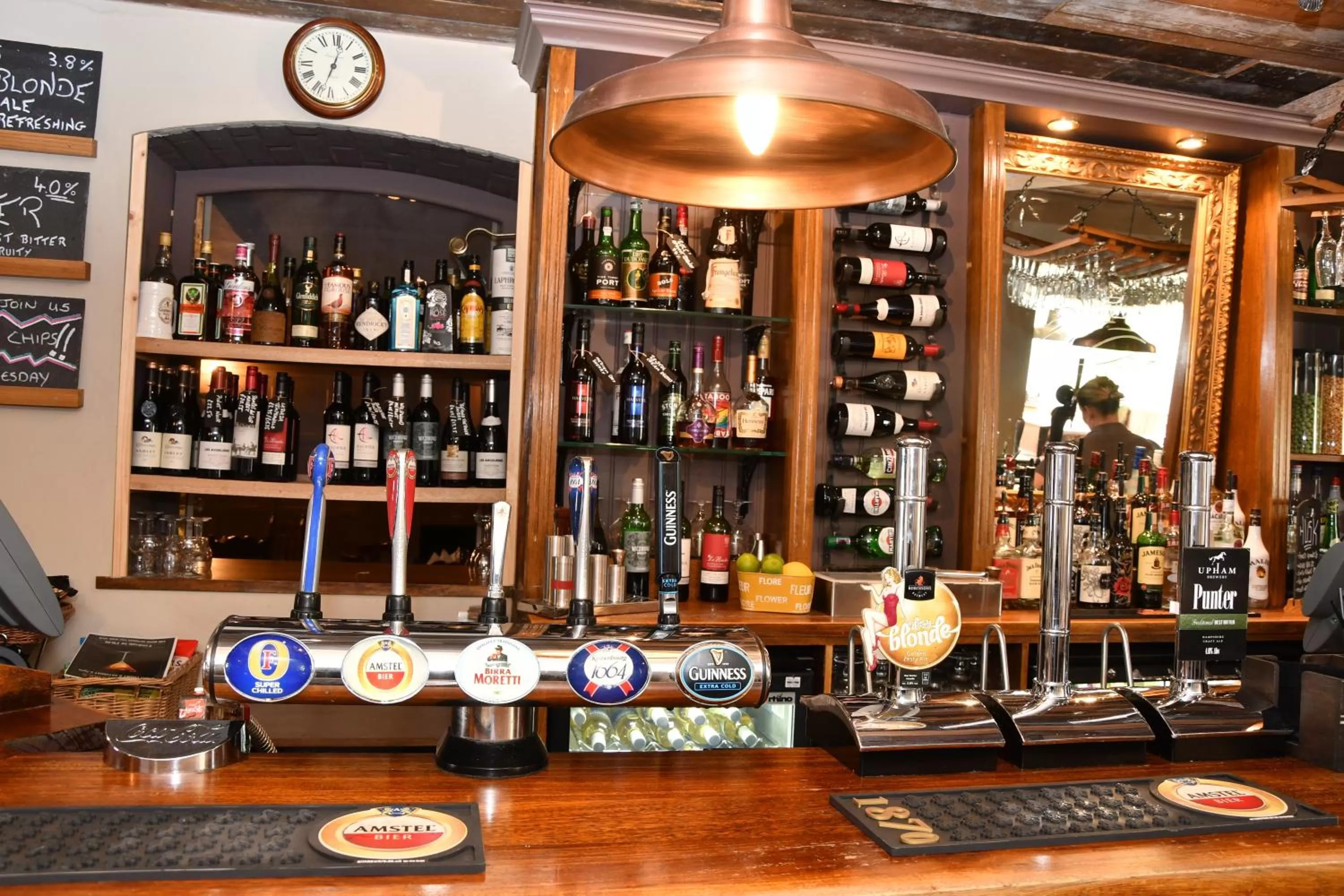Lounge or bar in The Swan Hotel, Alresford