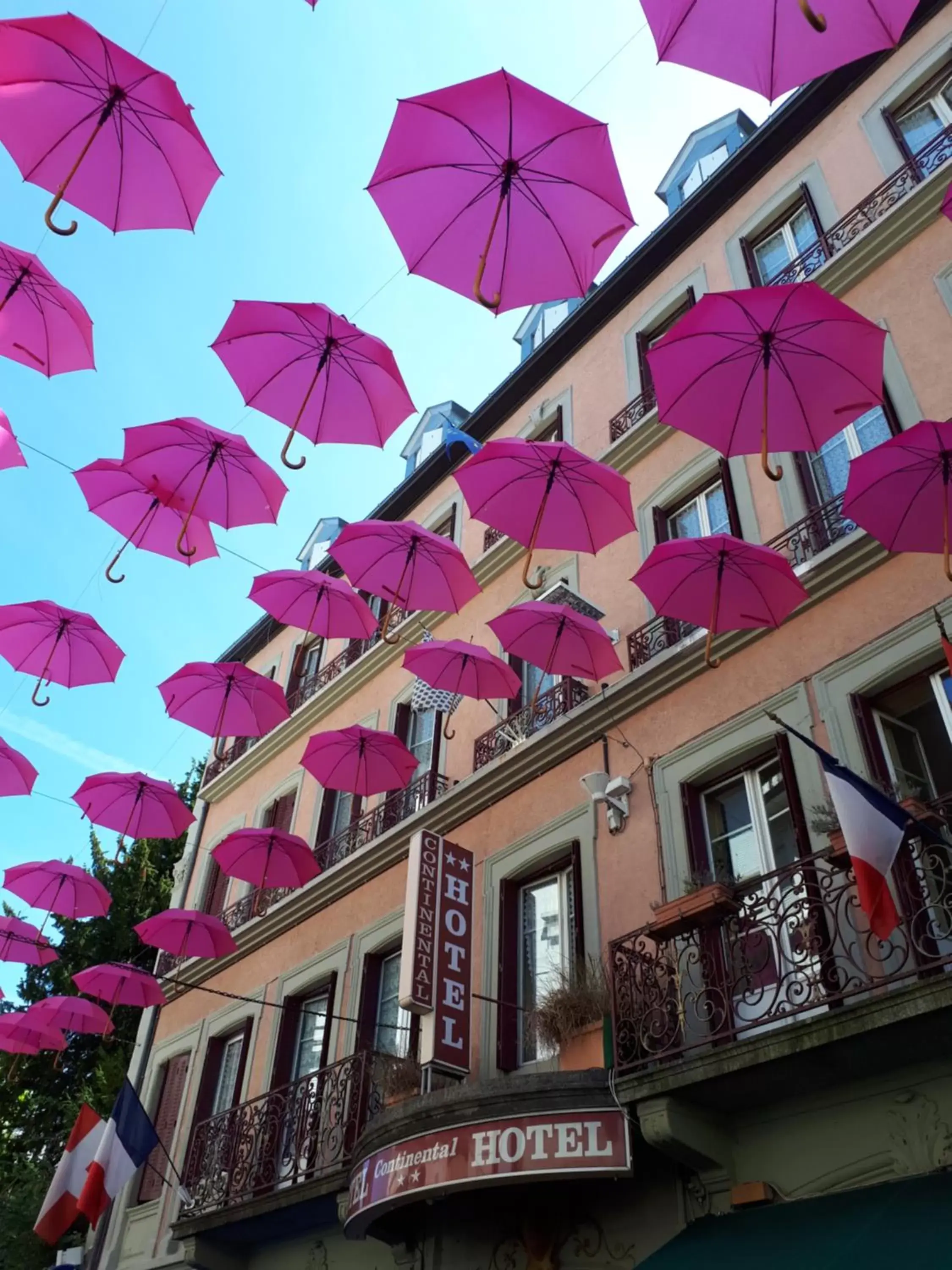 Property Building in Hôtel Continental