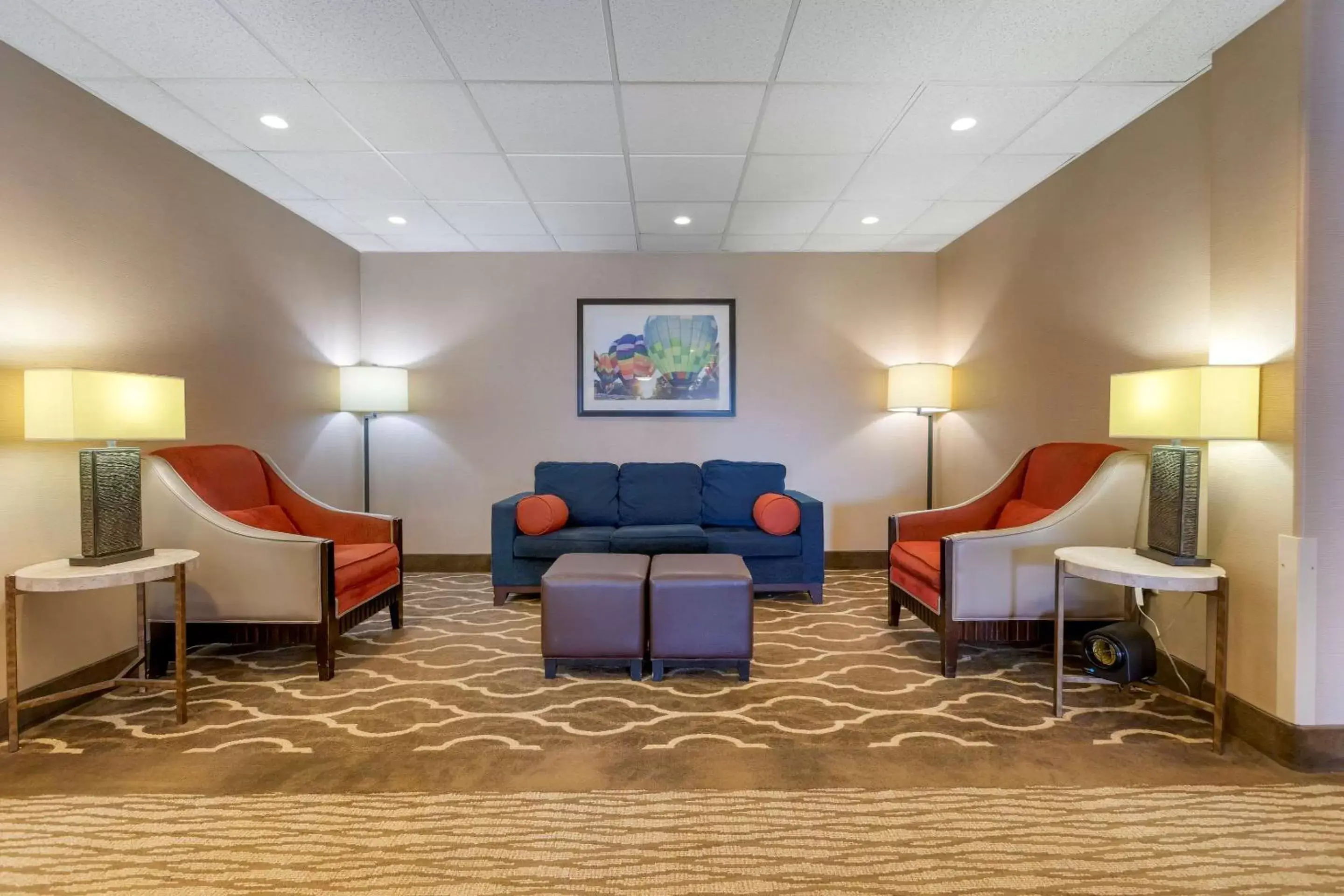 Lobby or reception, Seating Area in Comfort Inn & Suites - Jackson