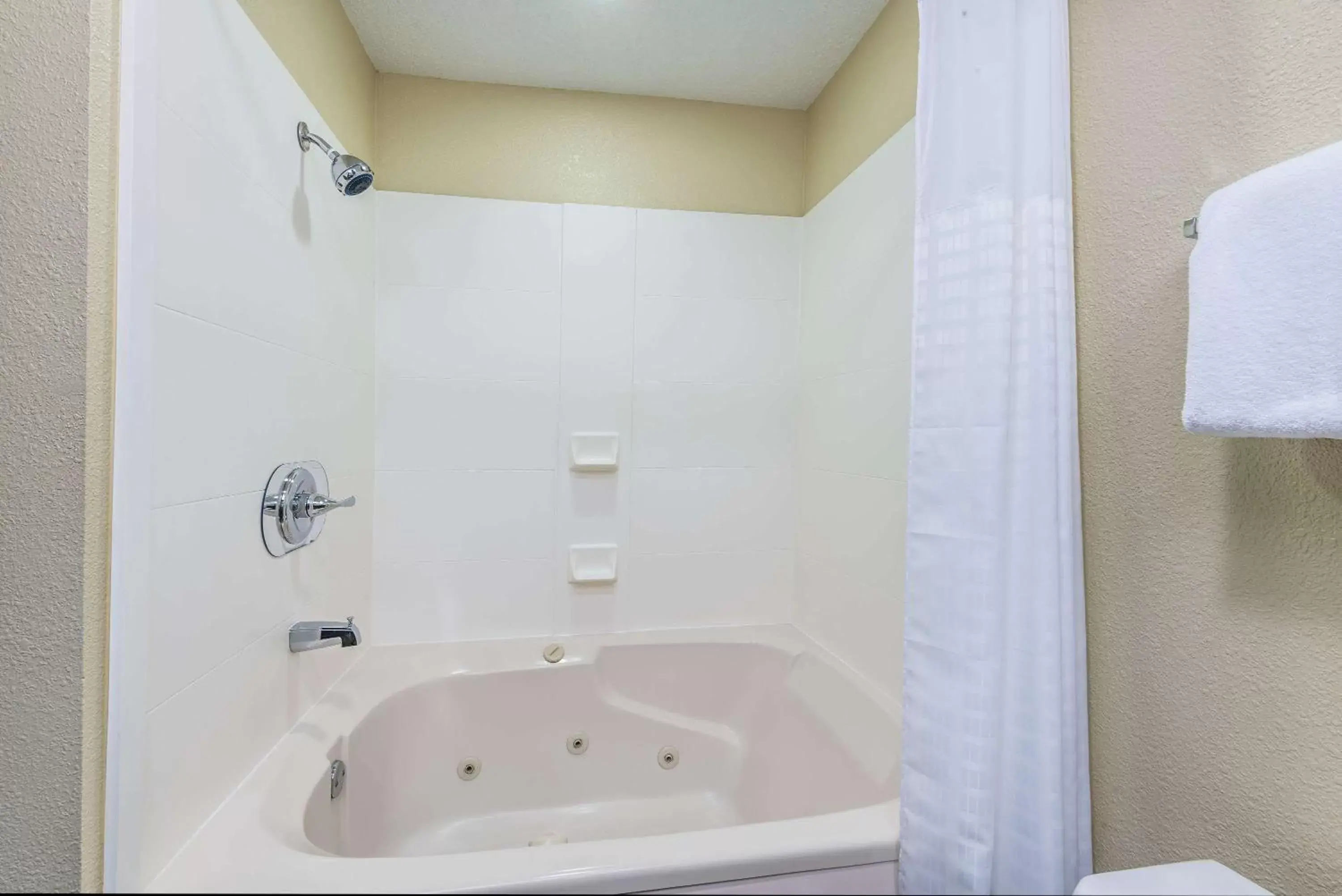 Photo of the whole room, Bathroom in Super 8 by Wyndham Copley Akron