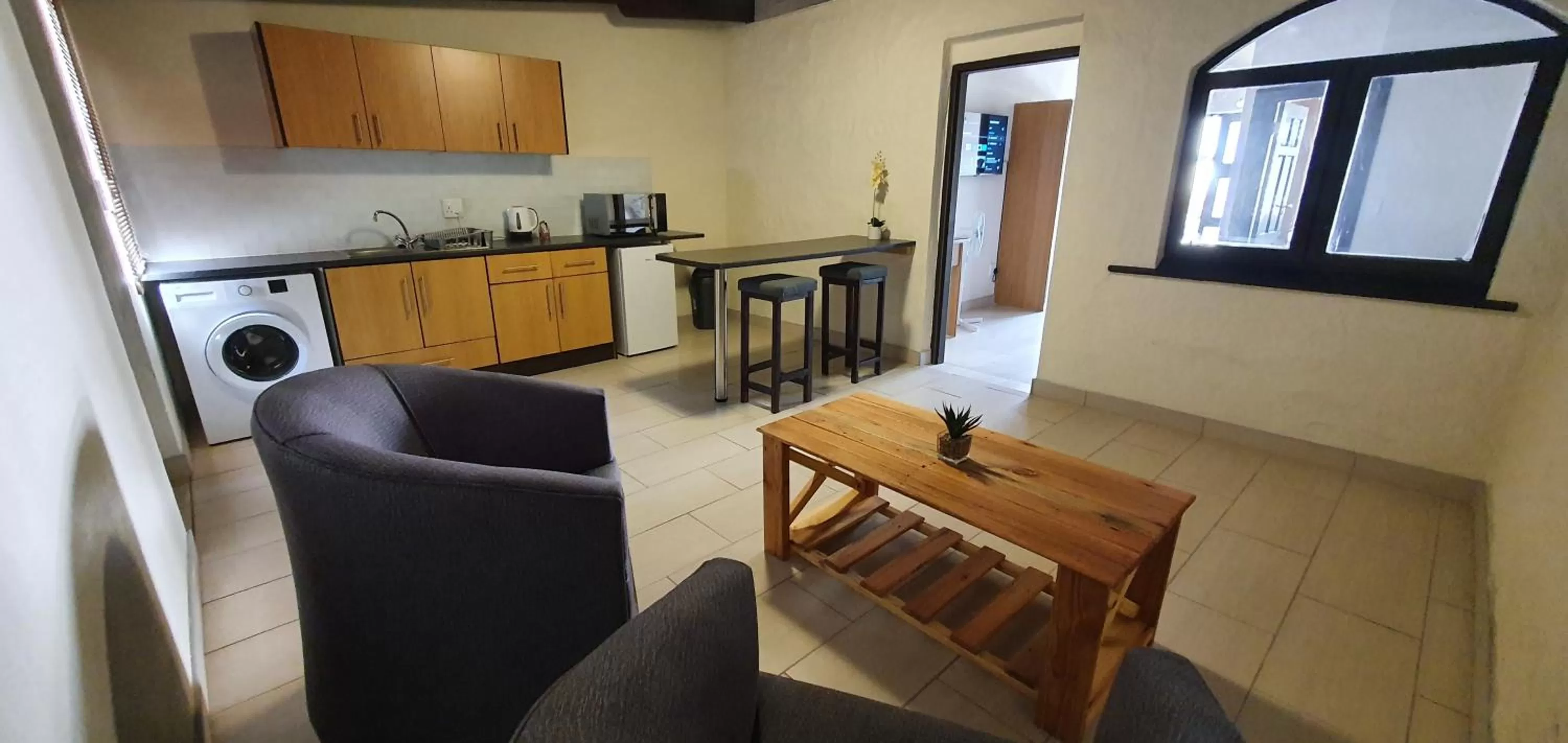 Kitchen or kitchenette, Kitchen/Kitchenette in DESERT DREAMS B&B