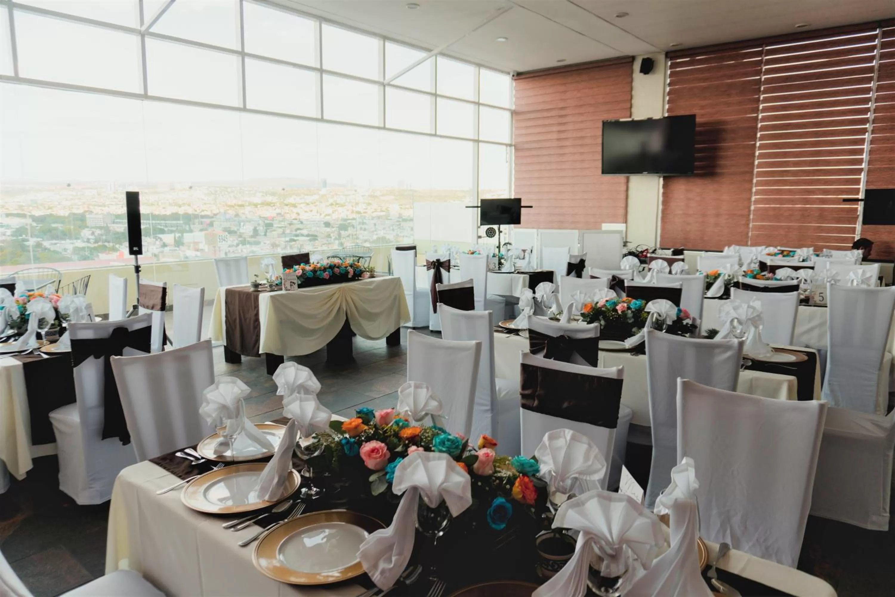 Entertainment in Crown Victoria Hotel