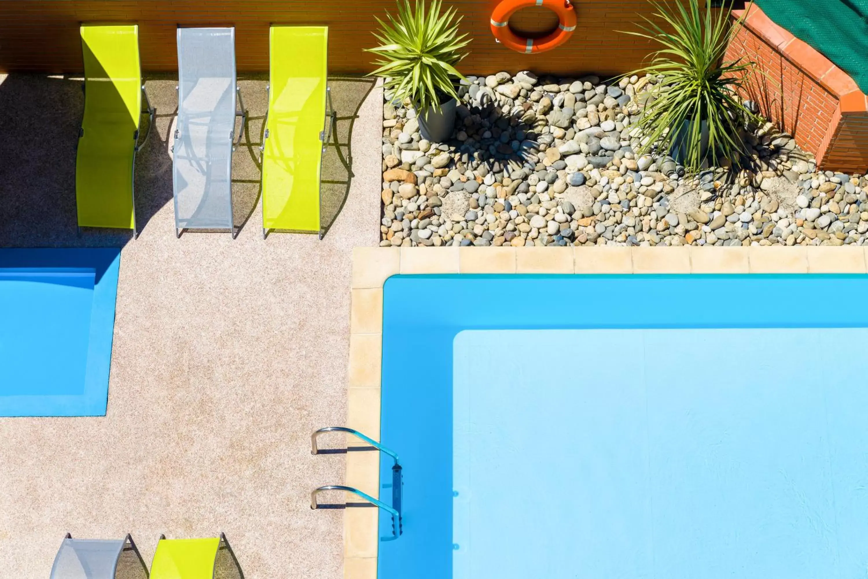 Swimming pool in Aparthotel Adagio Access Toulouse Jolimont Swimming pool in Aparthotel Adagio Access Toulouse Jolimont