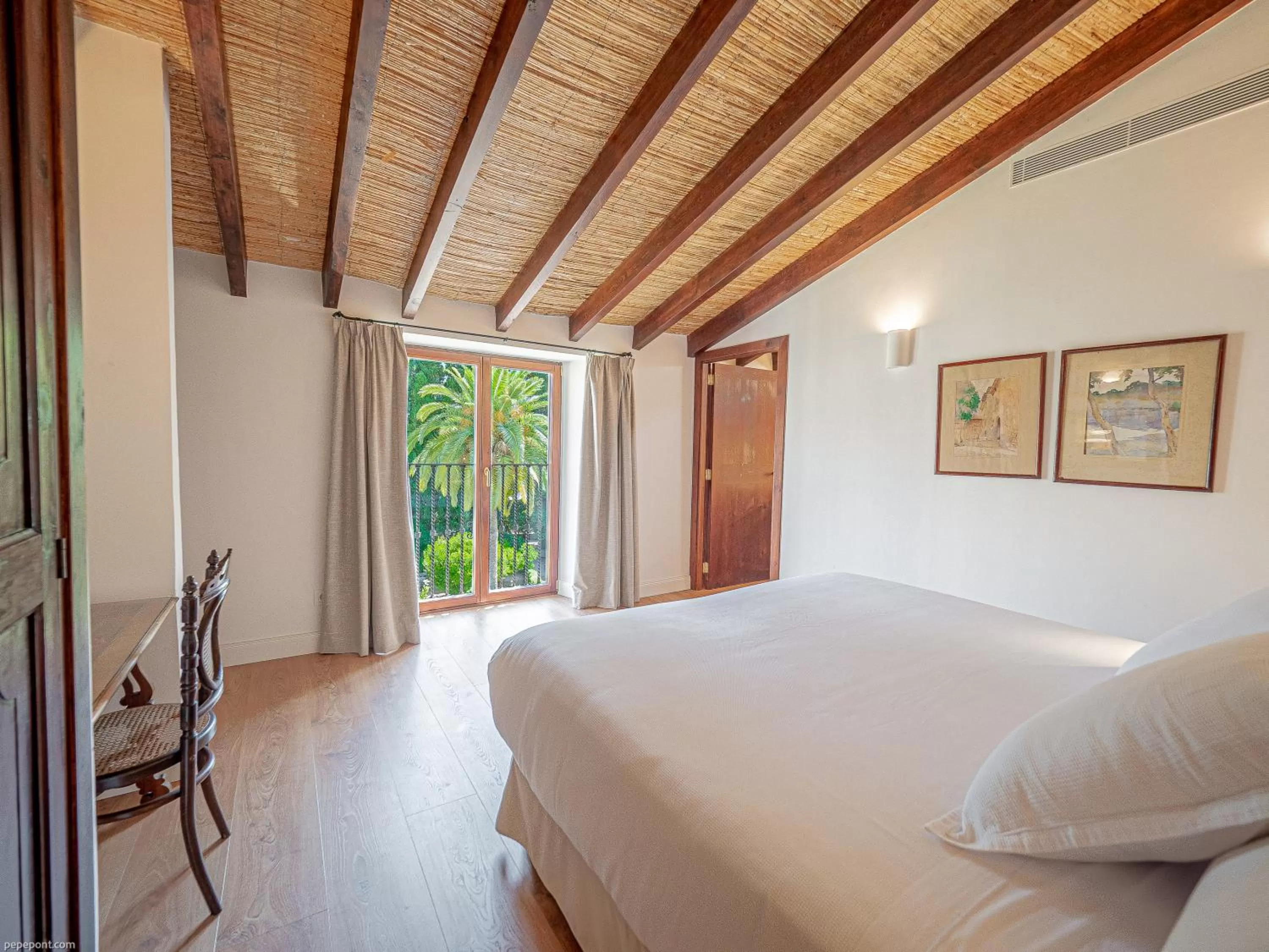 Bed in Ca'n Puig de Sòller