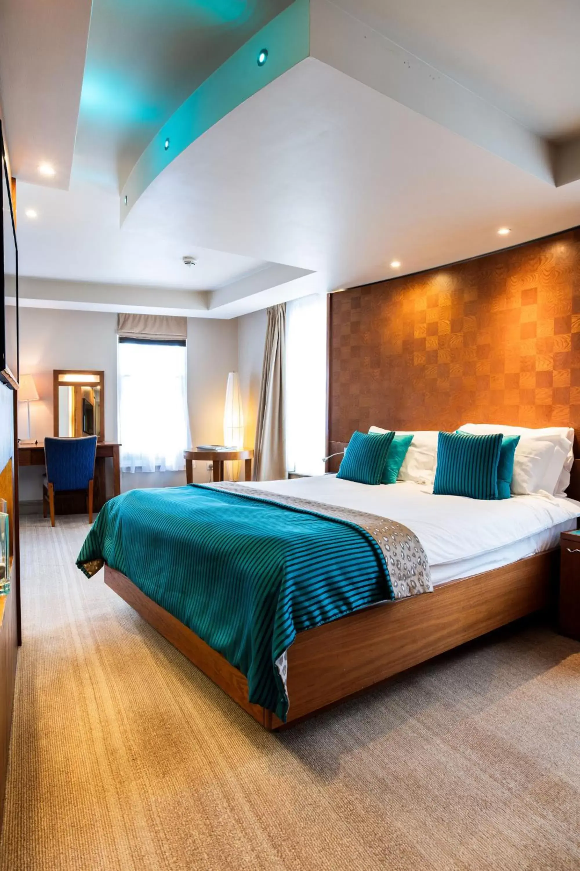 Bedroom, Bed in The Royal Yacht Bedroom, Bed in The Royal Yacht