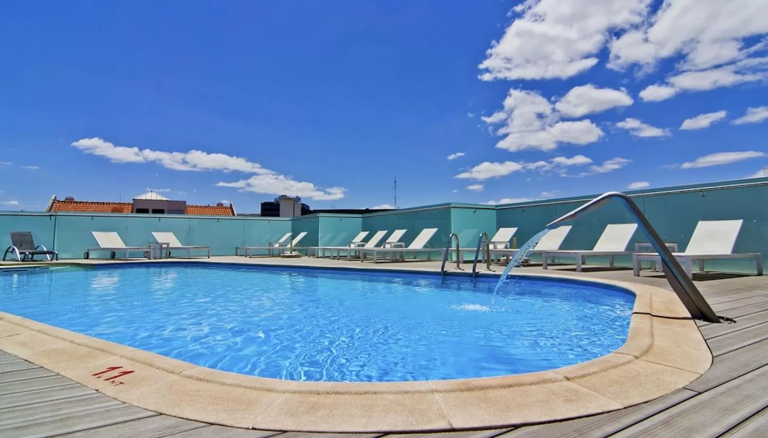 Swimming pool in SANA Reno Hotel