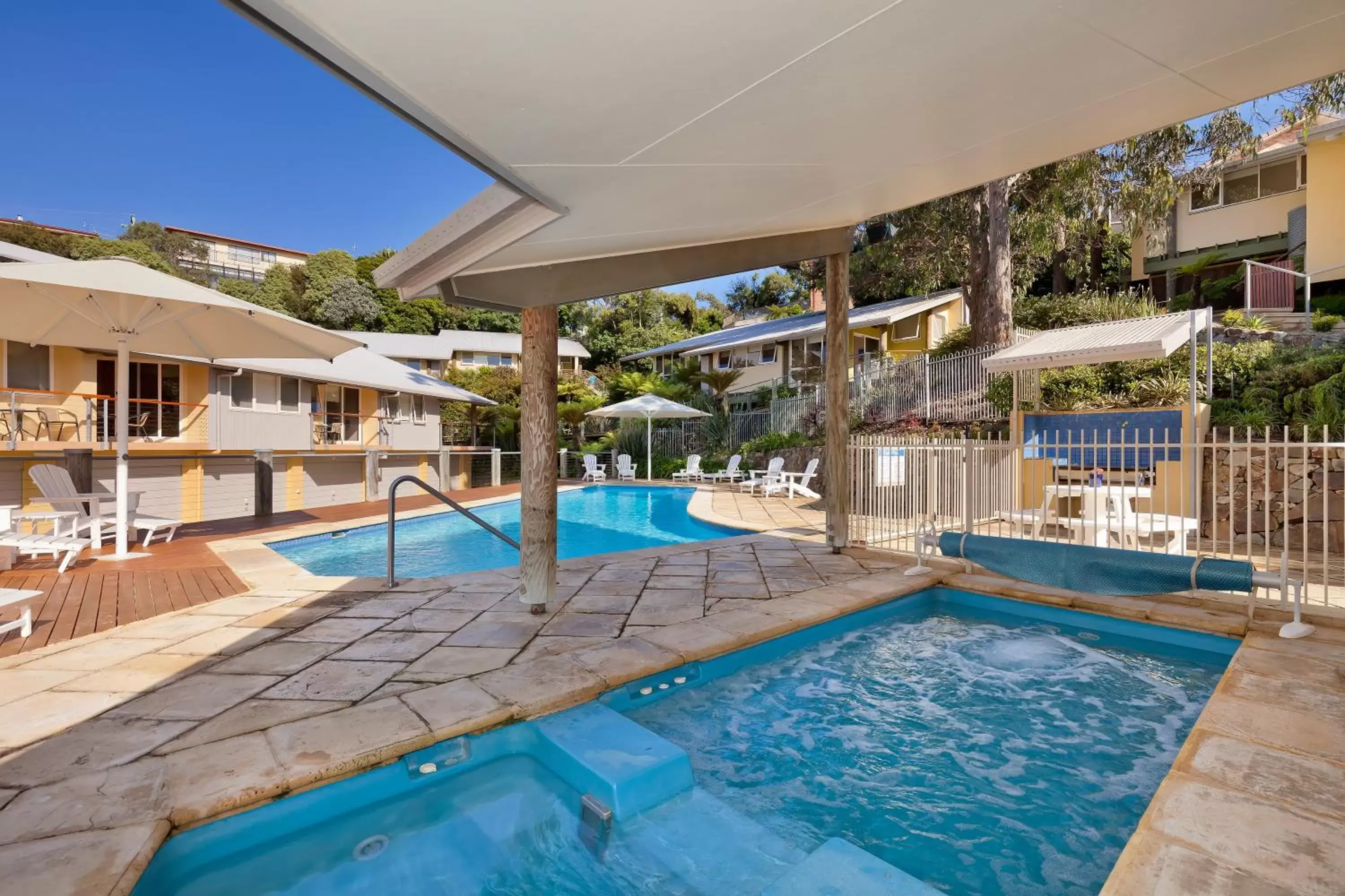 Day, Swimming Pool in Tathra Beach House Holiday Apartments