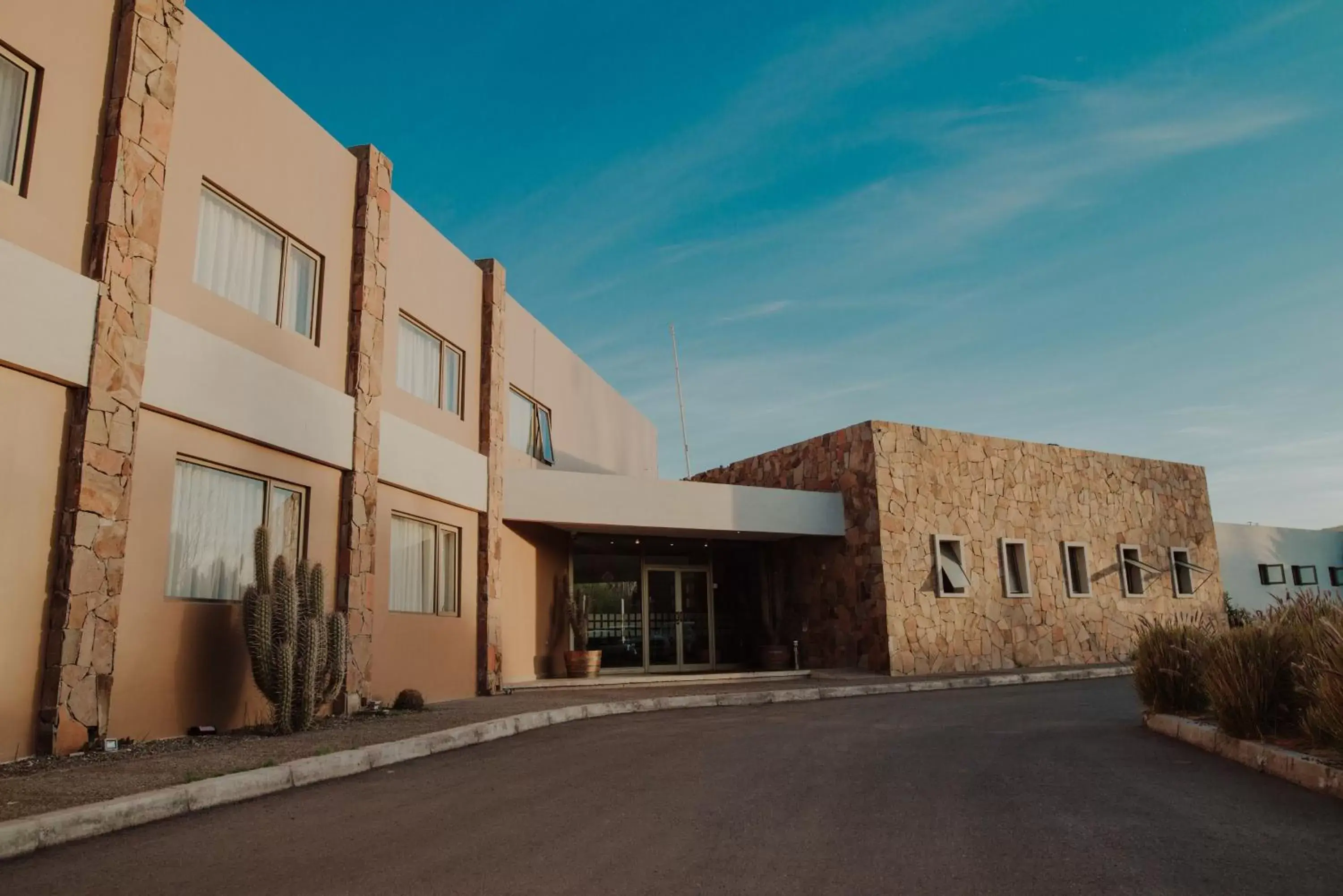 Facade/entrance, Property Building in Hotel Limari