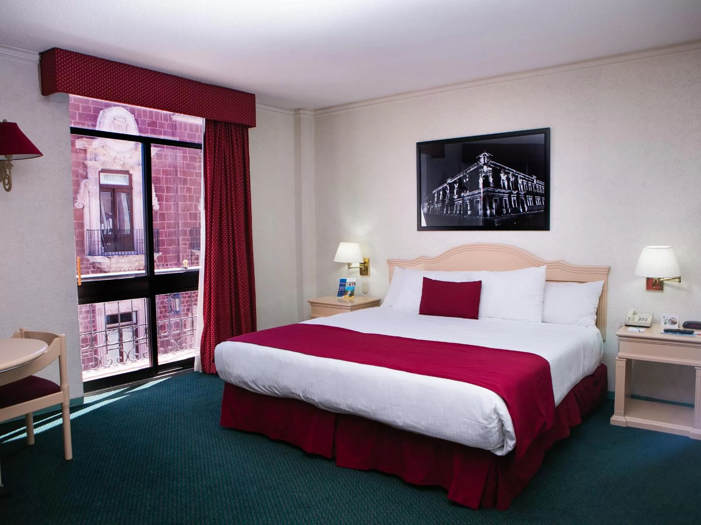 Photo of the whole room, Bed in Quality Inn Aguascalientes