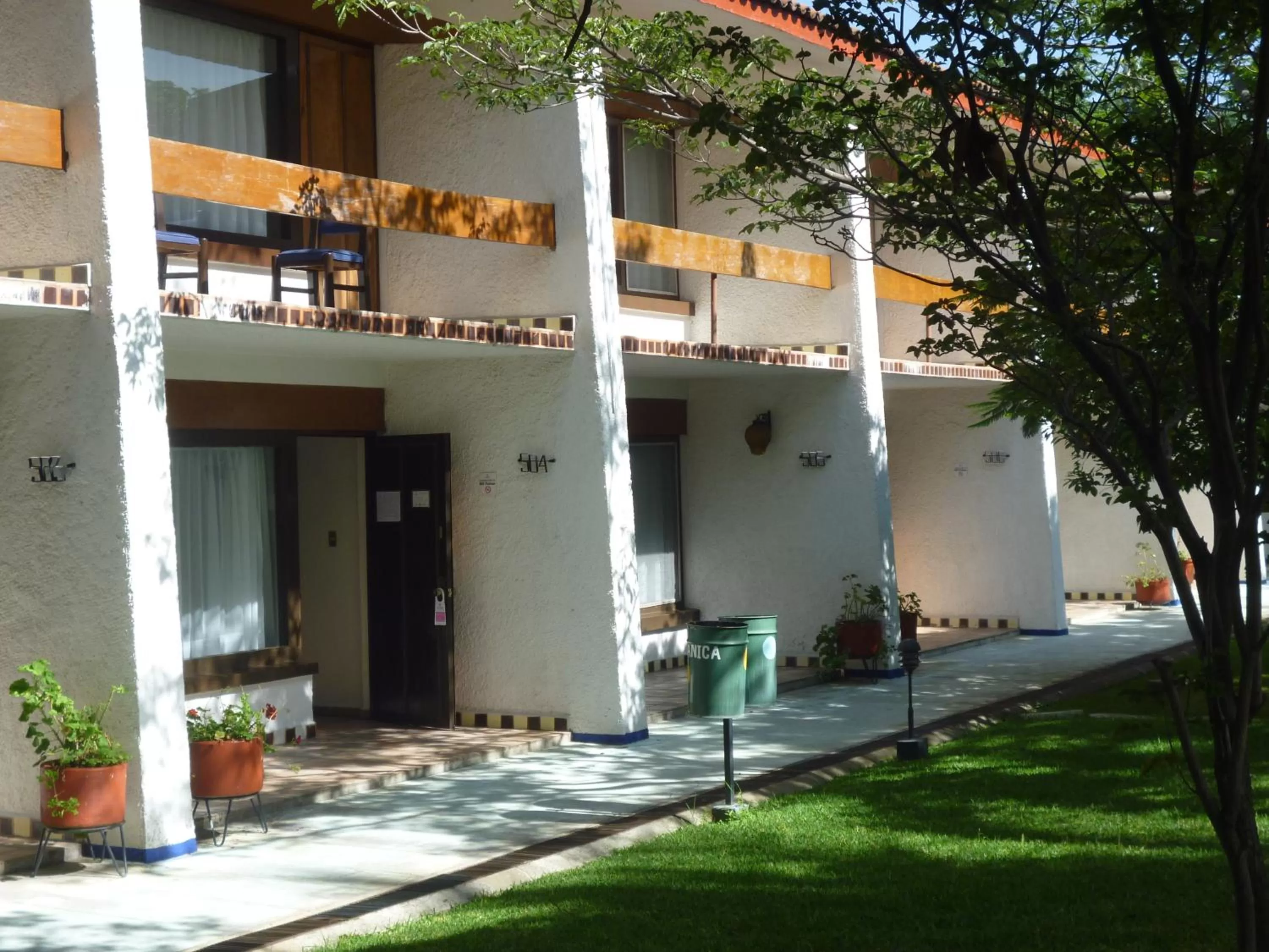 Property building in Mision De Los Angeles