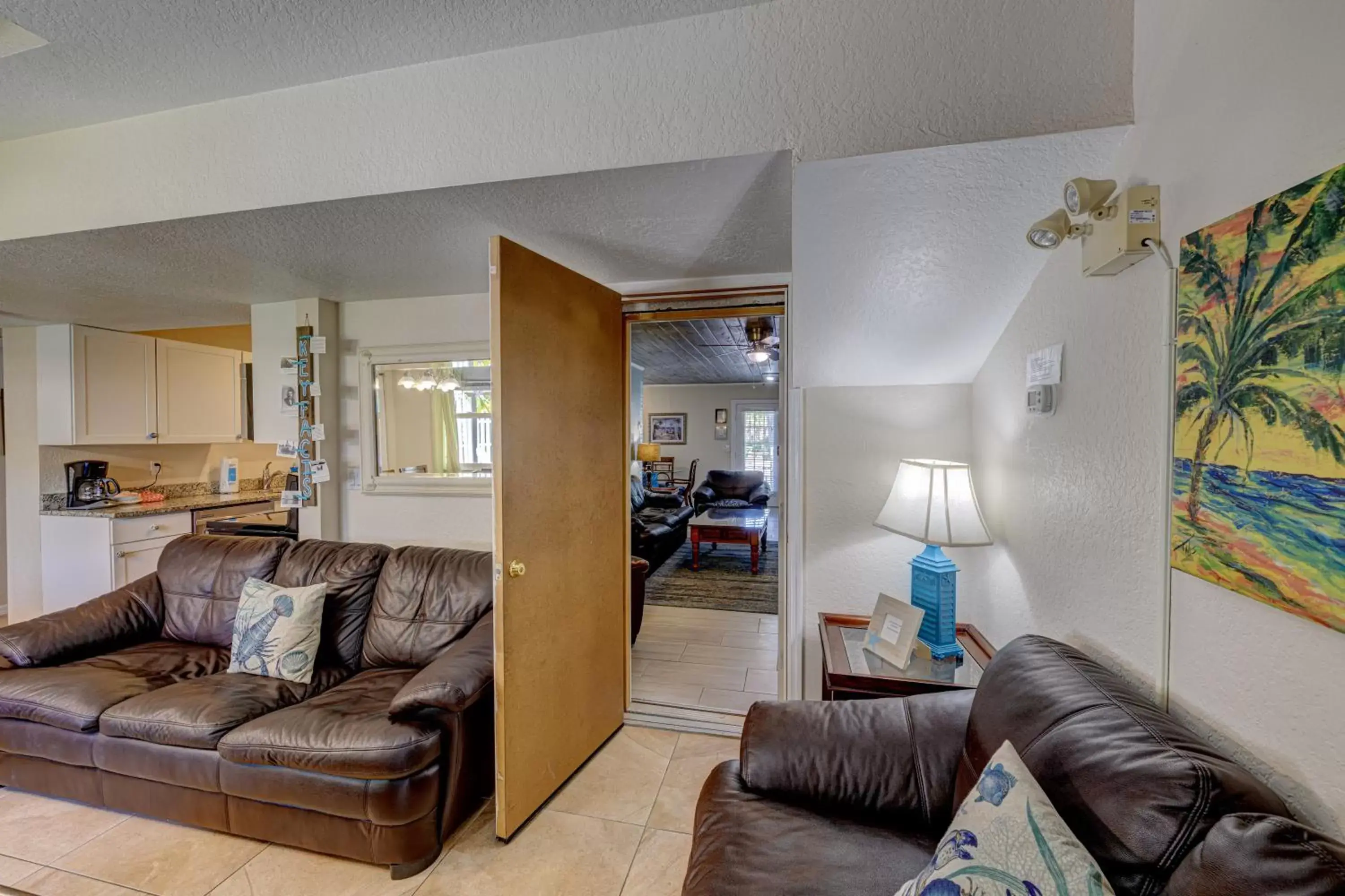 Kitchen or kitchenette, Seating Area in The Ringling Beach House