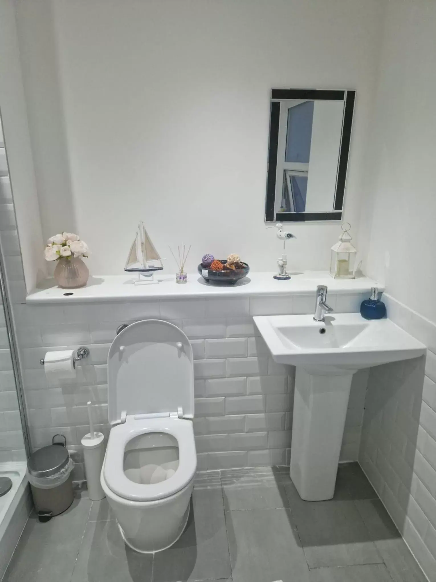 Bathroom in Wns Southend -on-Sea