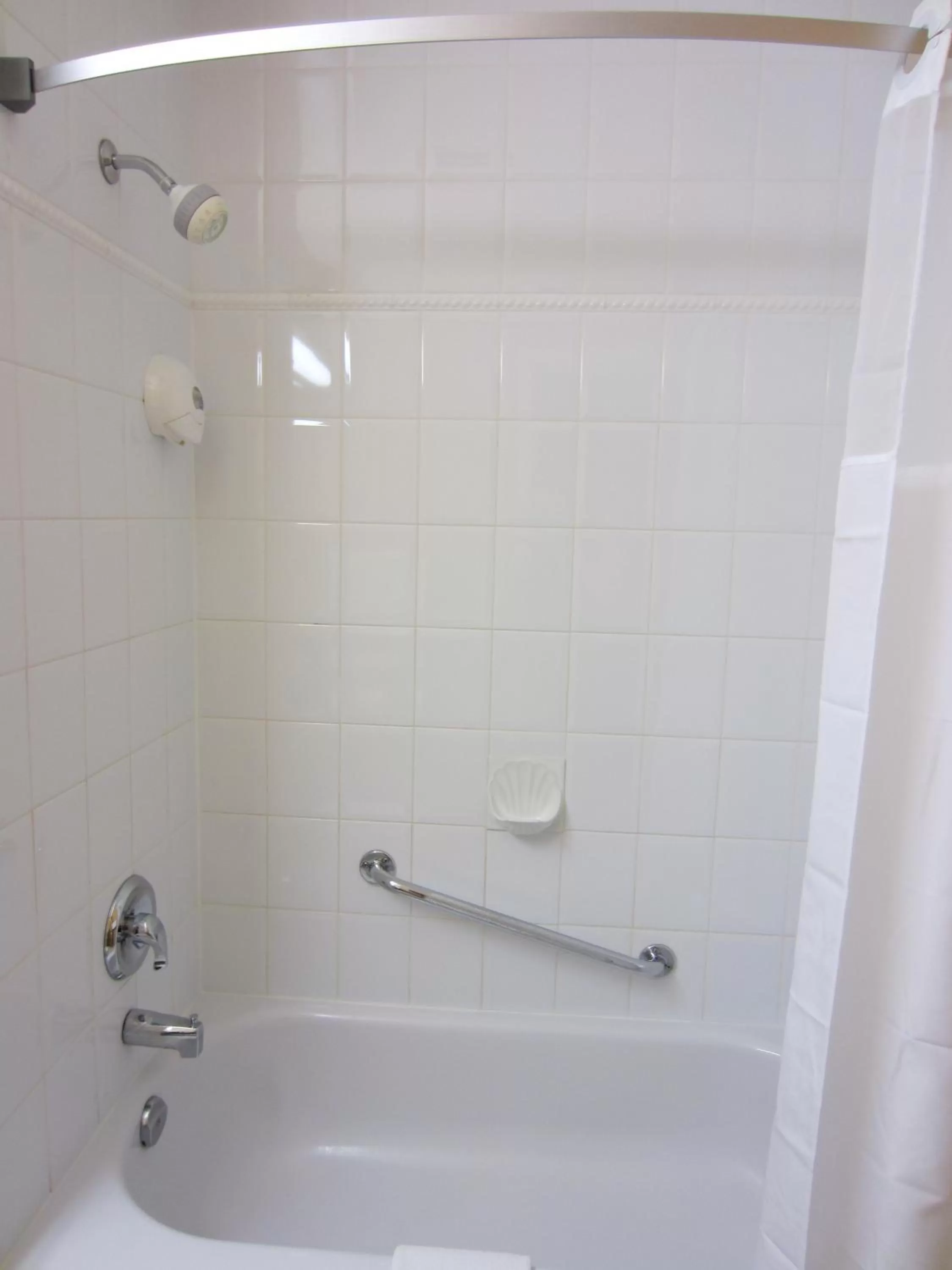 King Room - Non-Smoking in Days Inn by Wyndham Vancouver Downtown