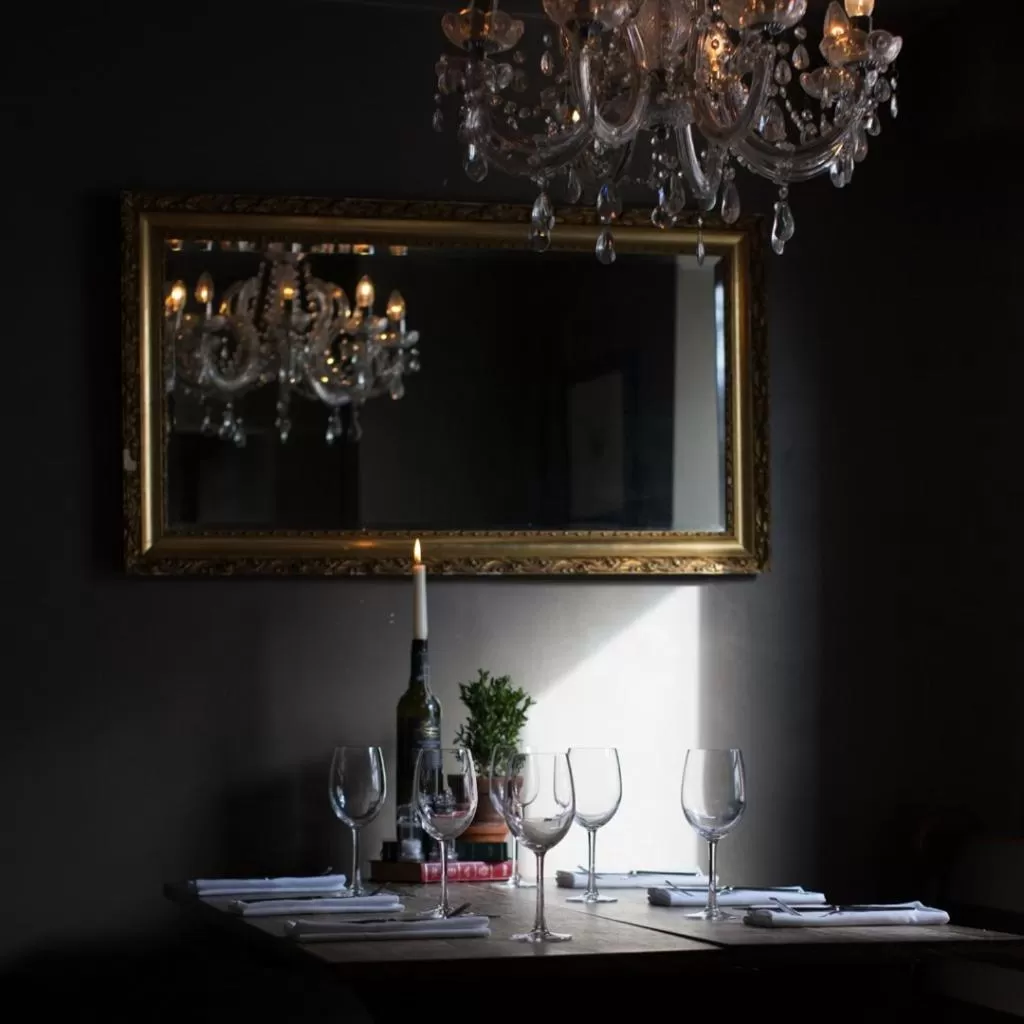 Restaurant/places to eat, TV/Entertainment Center in The Minster Arms