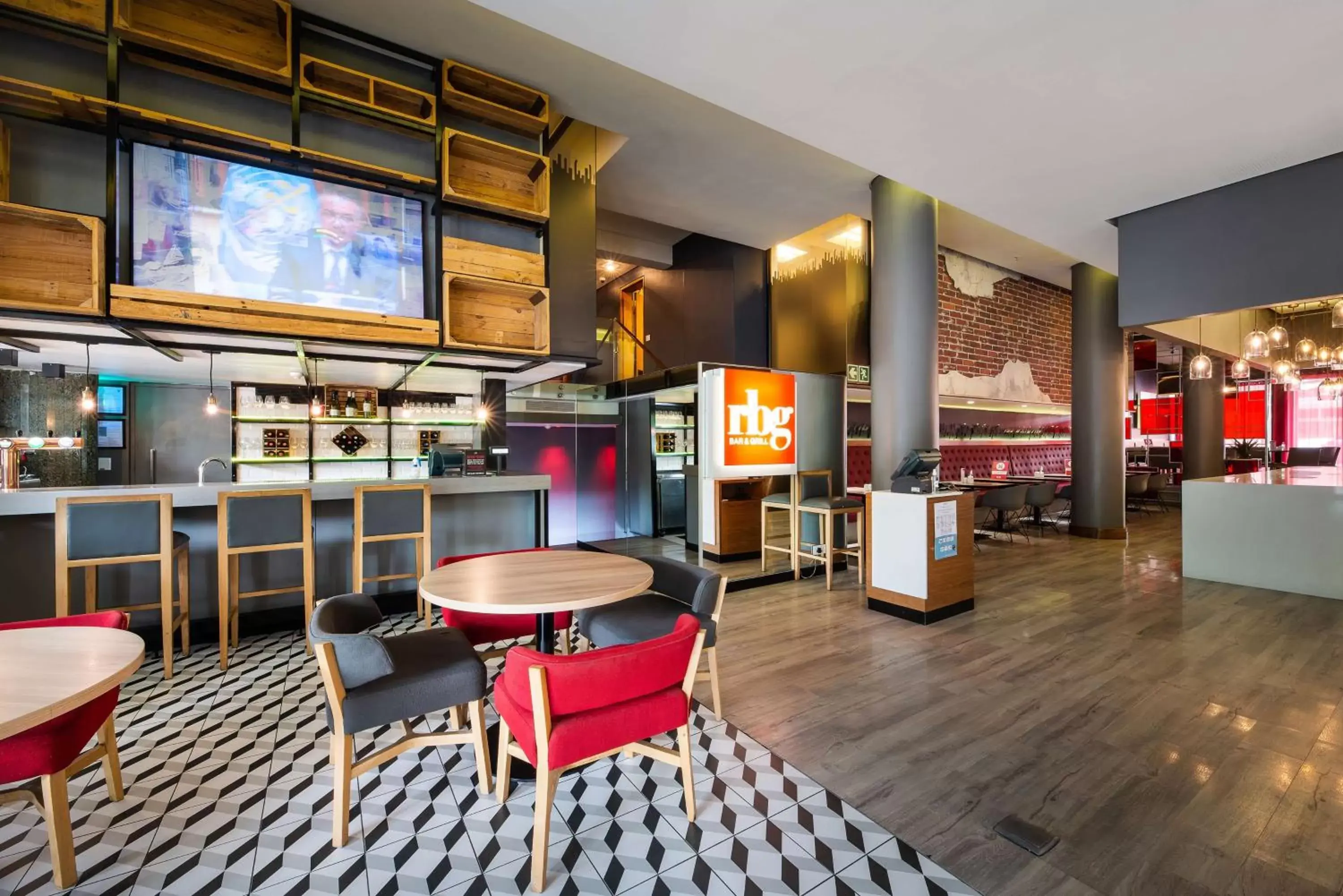 Restaurant/places to eat, Lounge/Bar in Park Inn by Radisson Cape Town Foreshore