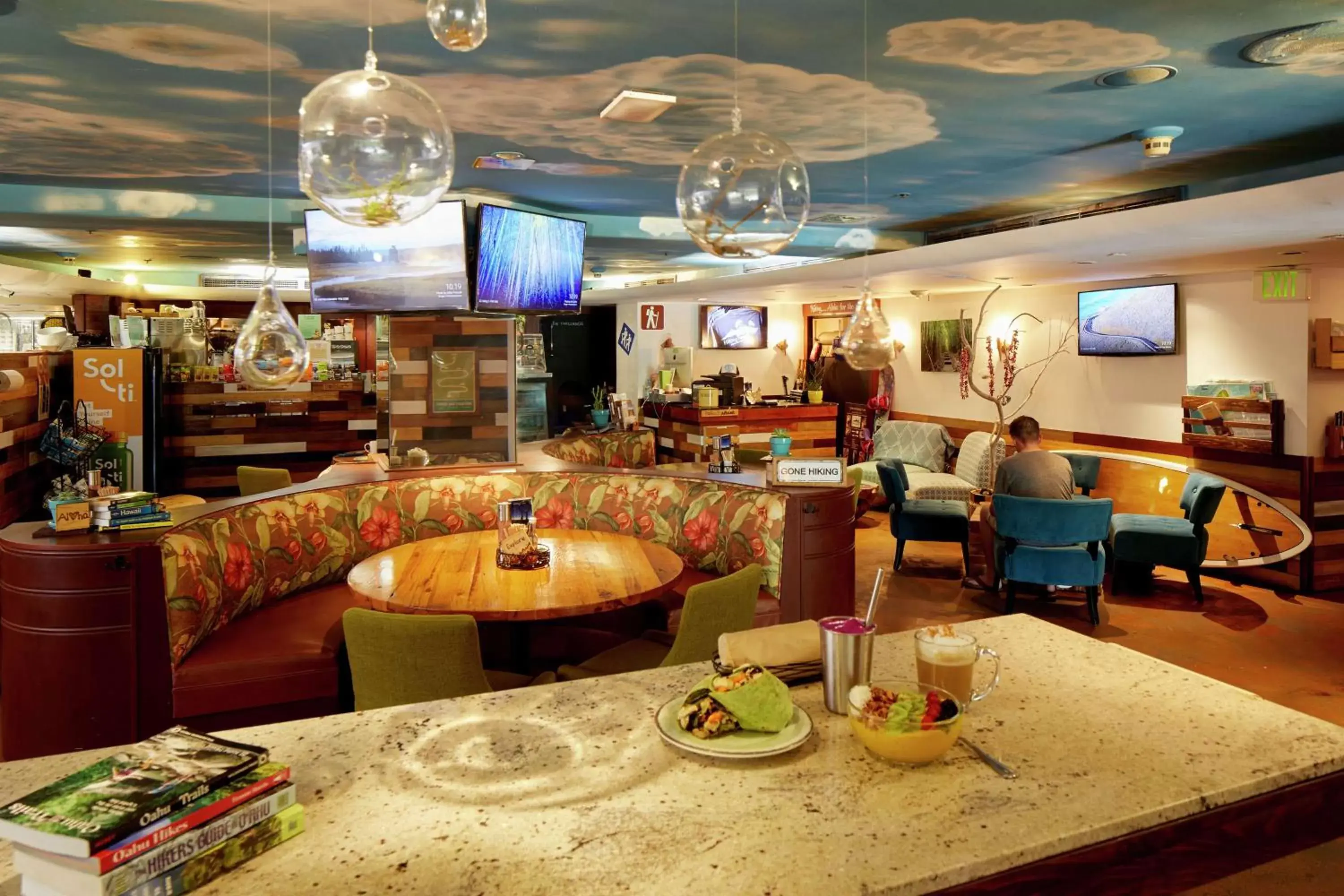 Restaurant/Places to Eat in DoubleTree by Hilton Alana - Waikiki Beach